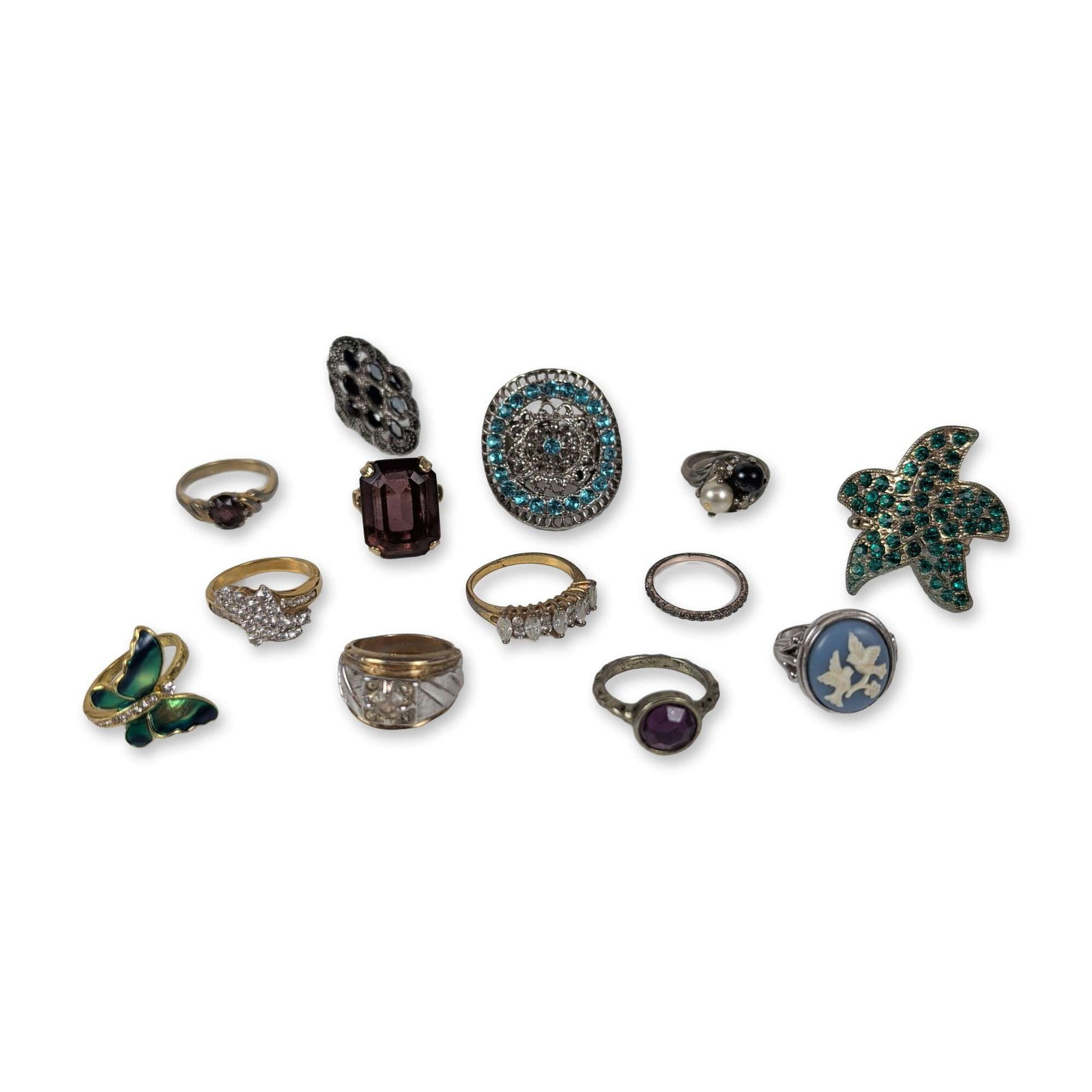 An Assortment of Thirteen Fashion Rings (1 of 5)