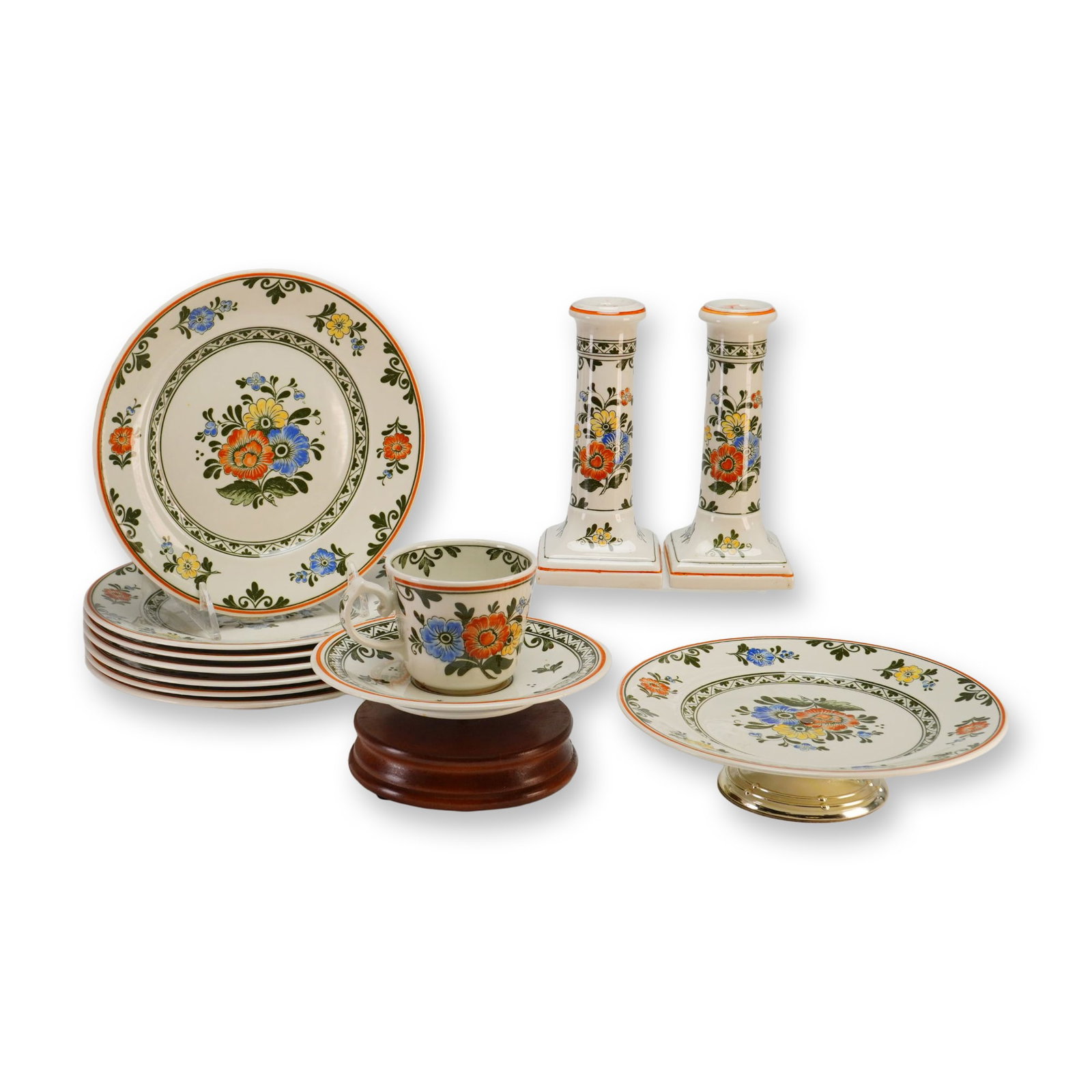 An 11-Piece Collection of Villeroy and Boch Alt Amsterdam Vitro-Porcelain Tableware (1 of 3)