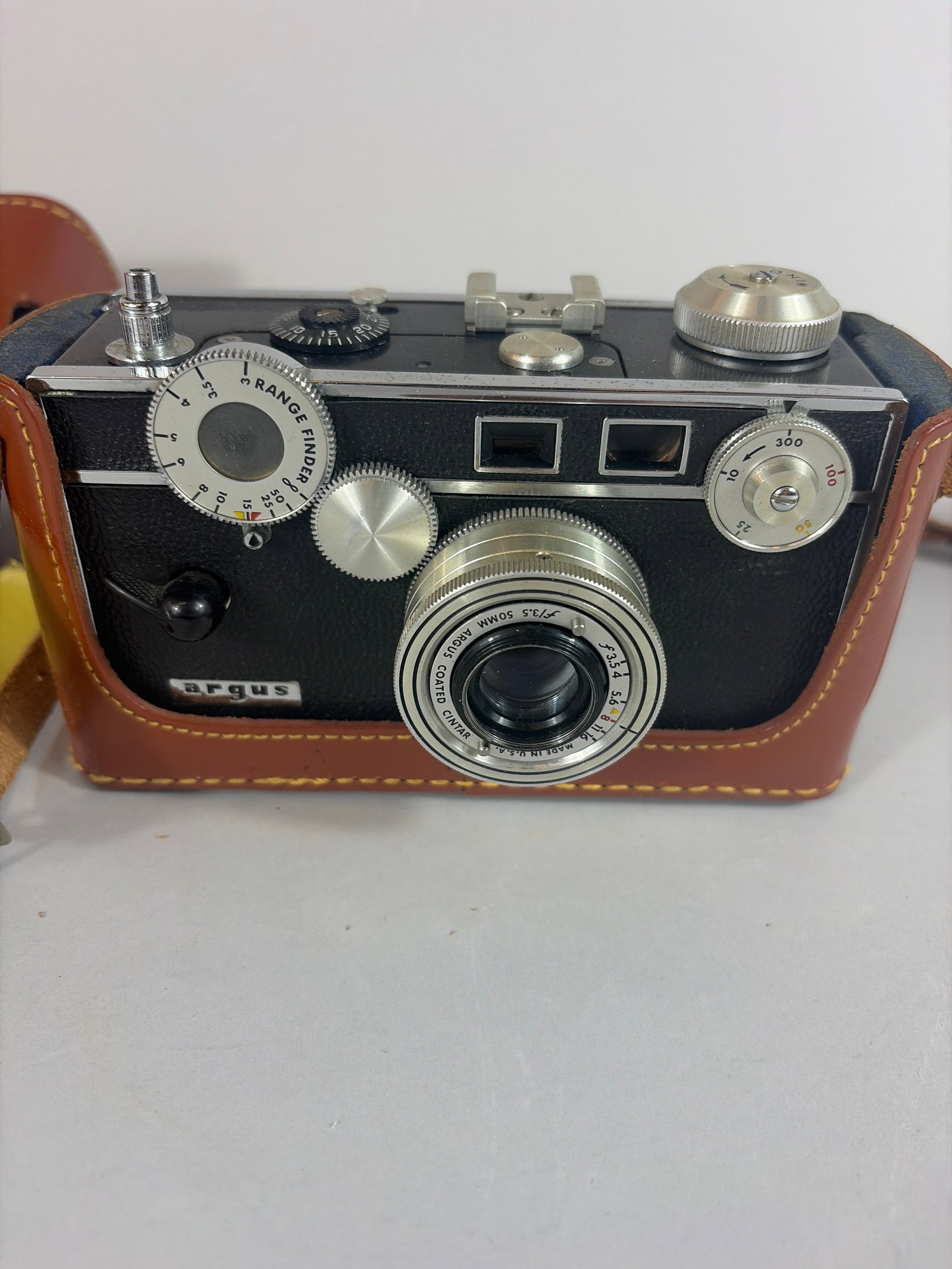 Argus C3 35mm Rangefinder Camera Set - 2