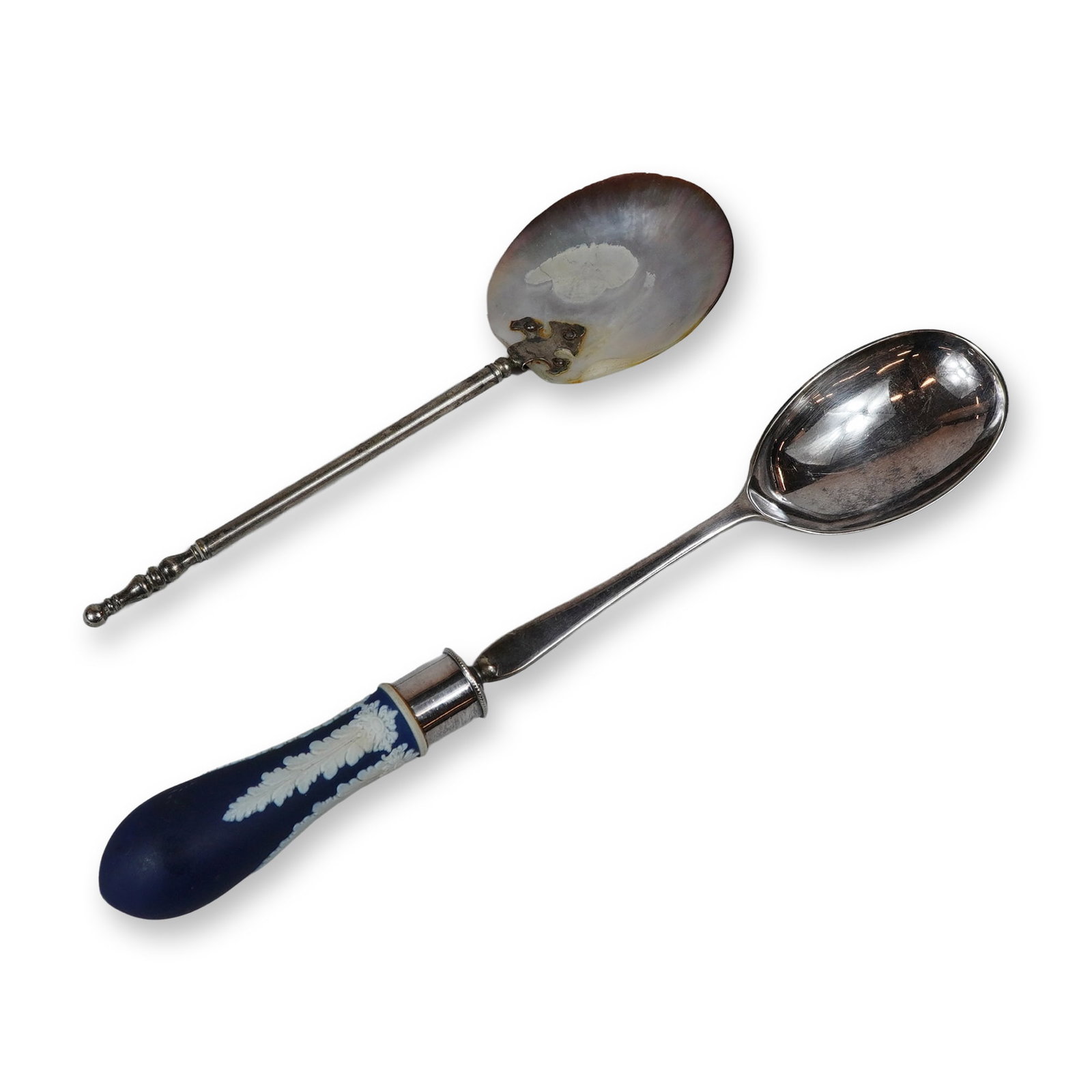 2pc Wedgwood Jasperware and Mother-of-Pearl Decorative Spoons (1 of 5)