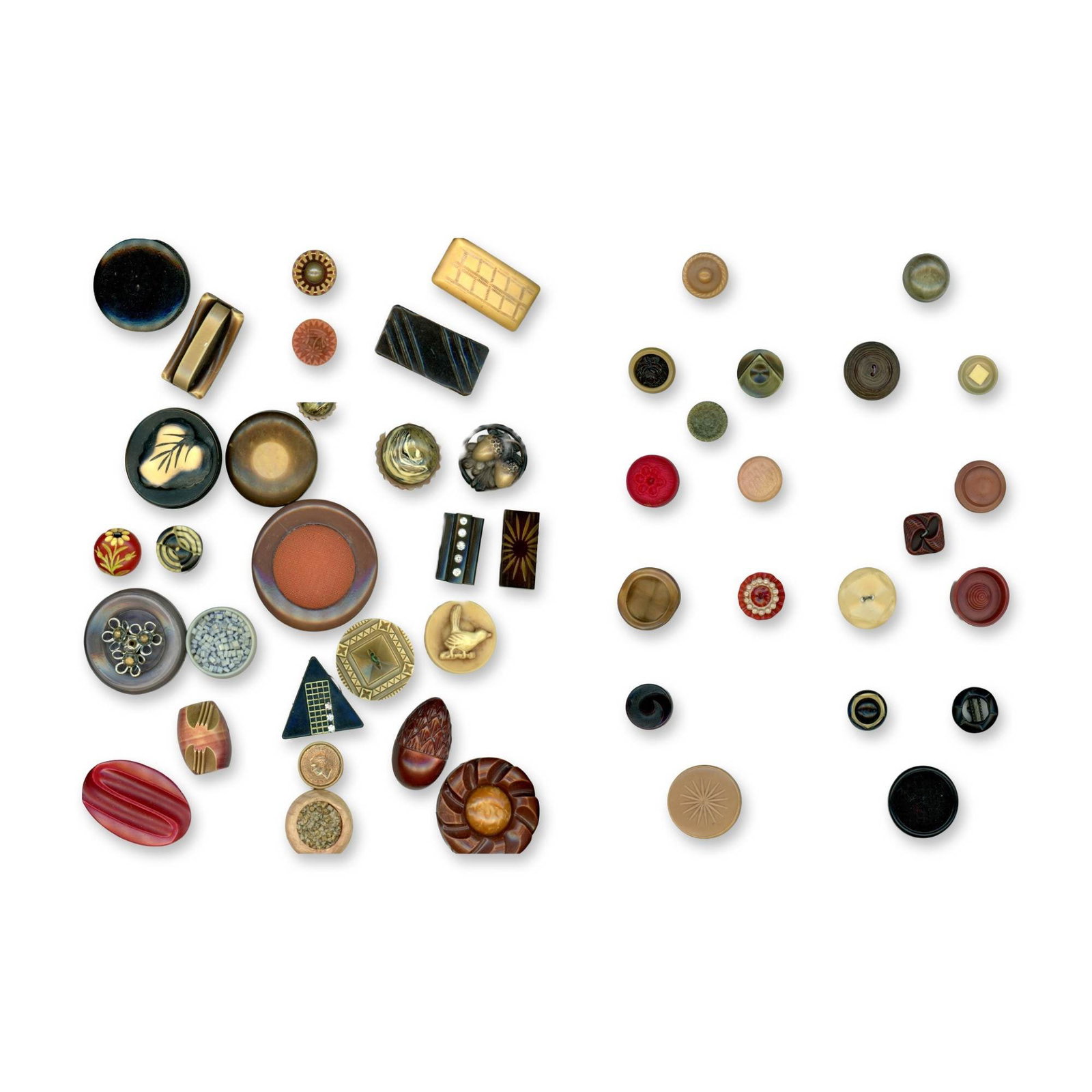 2 CARDS OF ASSORTED 1920'S CELLULOID BUTTONS: 56 S/M/L Assorted techniques and styles. Here are two nice cards compiled by the late Barb and Don Lanier of Florida and includes a great selection of early 20th century celluloid examples in nice