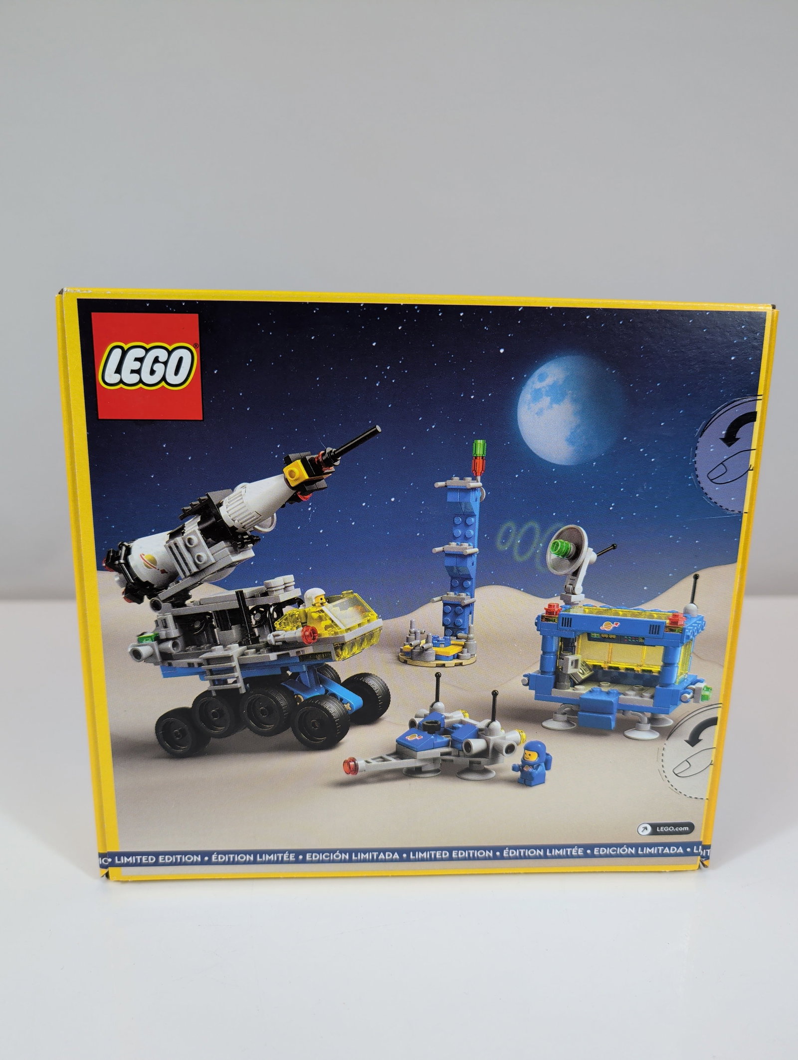 LEGO 40712 Micro Rocket Launchpad Set - 2
