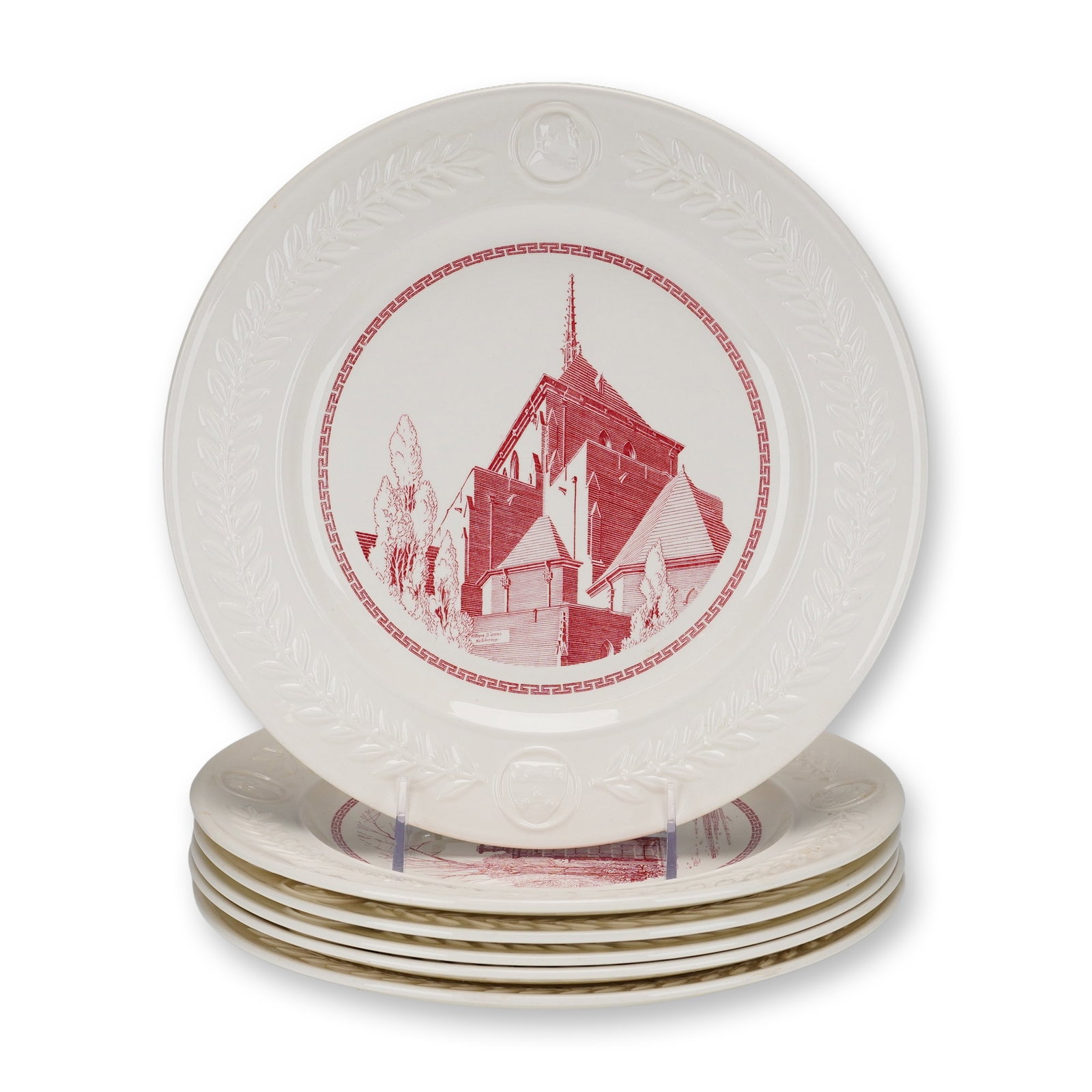 6pc Wedgwood University of Pennsylvania Commemorative Queensware Plates: A set of six commemorative earthenware dinner plates produced by Wedgwood in England for the University of Pennsylvania. These plates are crafted in the Queensware style, featuring a cream-colored bod