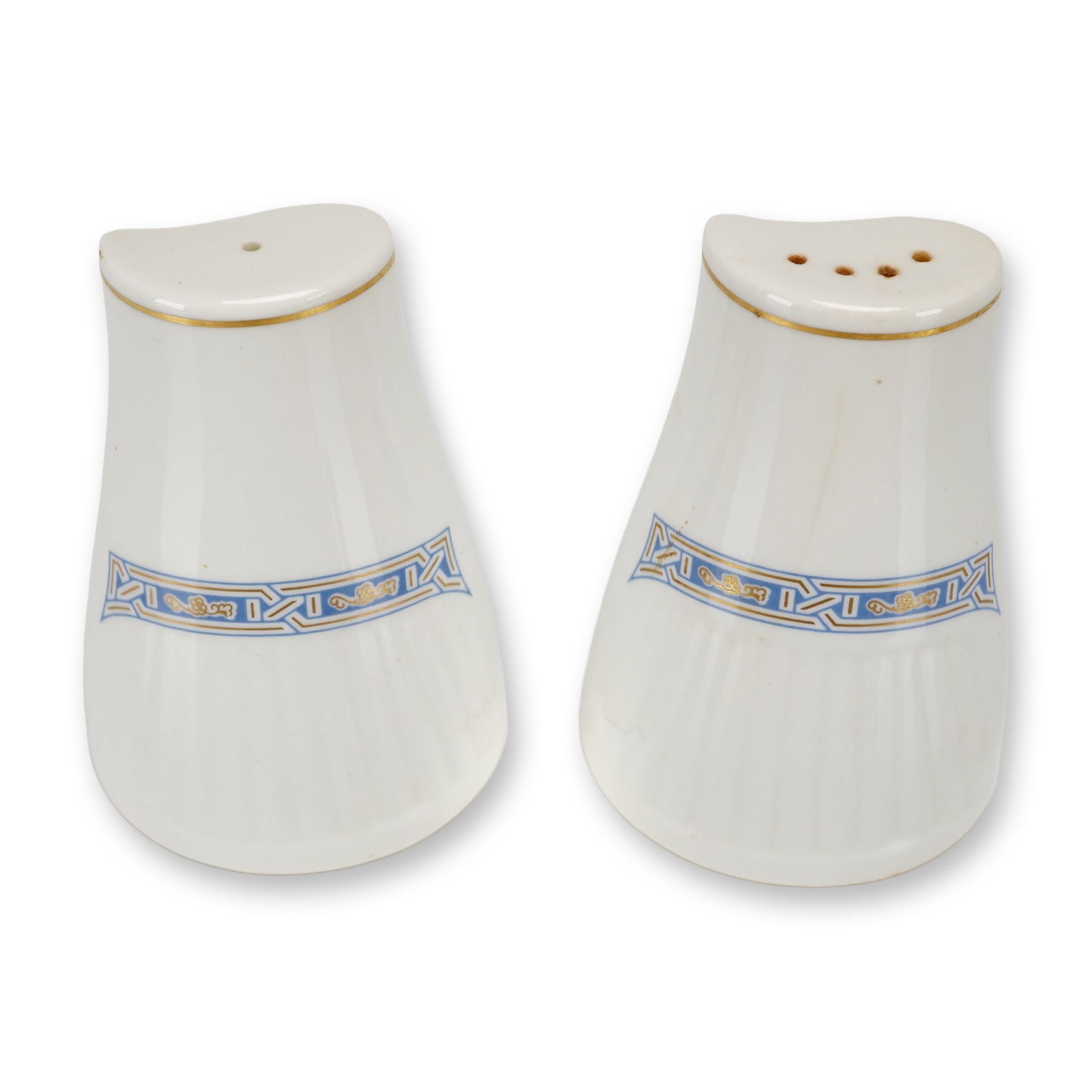 2pc Wedgwood Hotelware Insignia Pattern Salt and Pepper Shakers (1 of 3)
