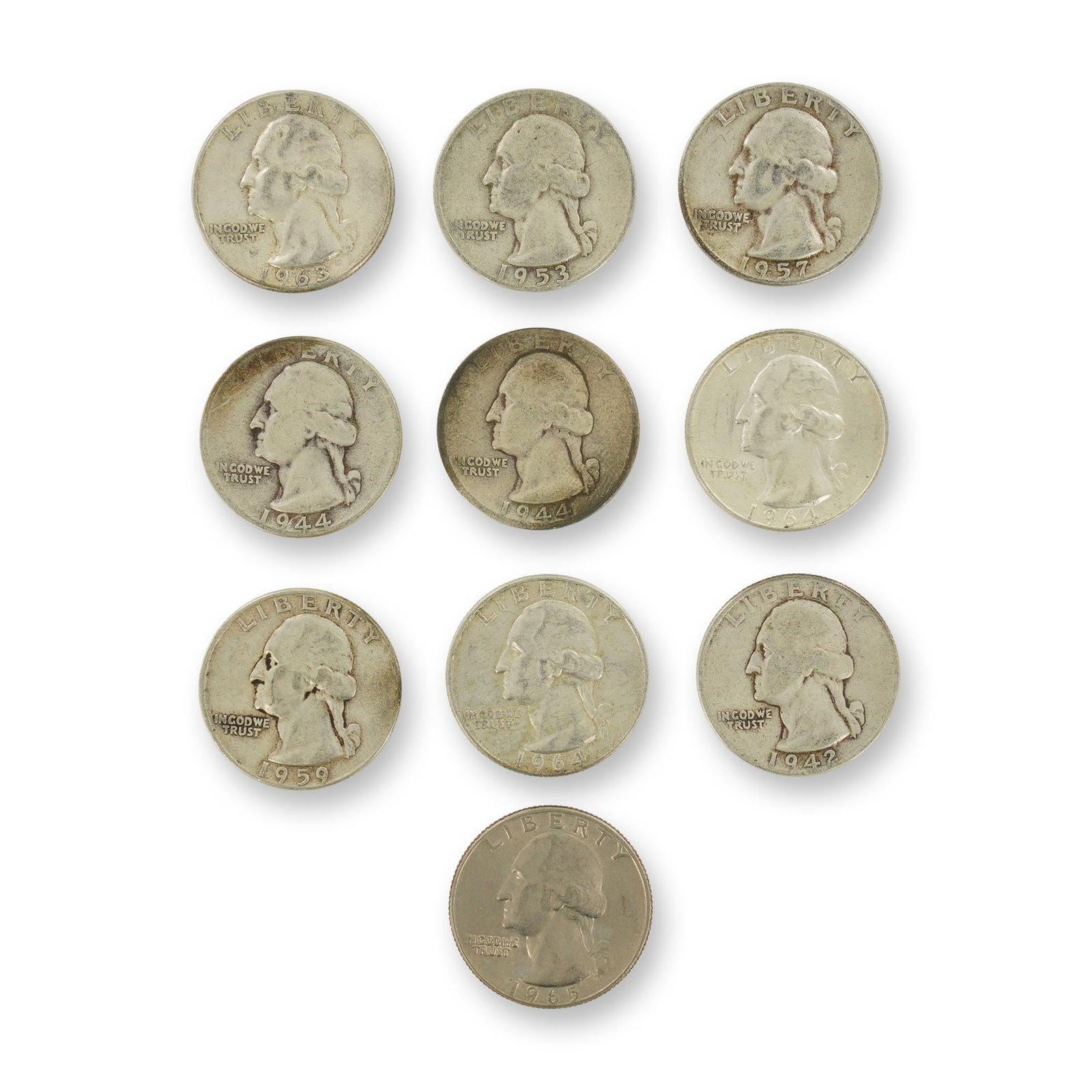10pc Pre-1964 U.S. 90% Silver Washington Quarters: This collection of US Washington Quarter Dollars features a mixed date bag of nine 90% silver issues and one copper-nickel clad issue. The silver coins include the dates 1942, 1944 (two examples), 195