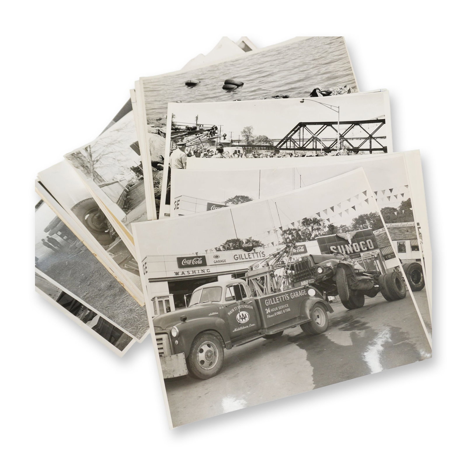 Lot of 30 Vintage 1950s"1960s Commercial Semi-Truck Wreck & Rescue Photographs (1 of 7)