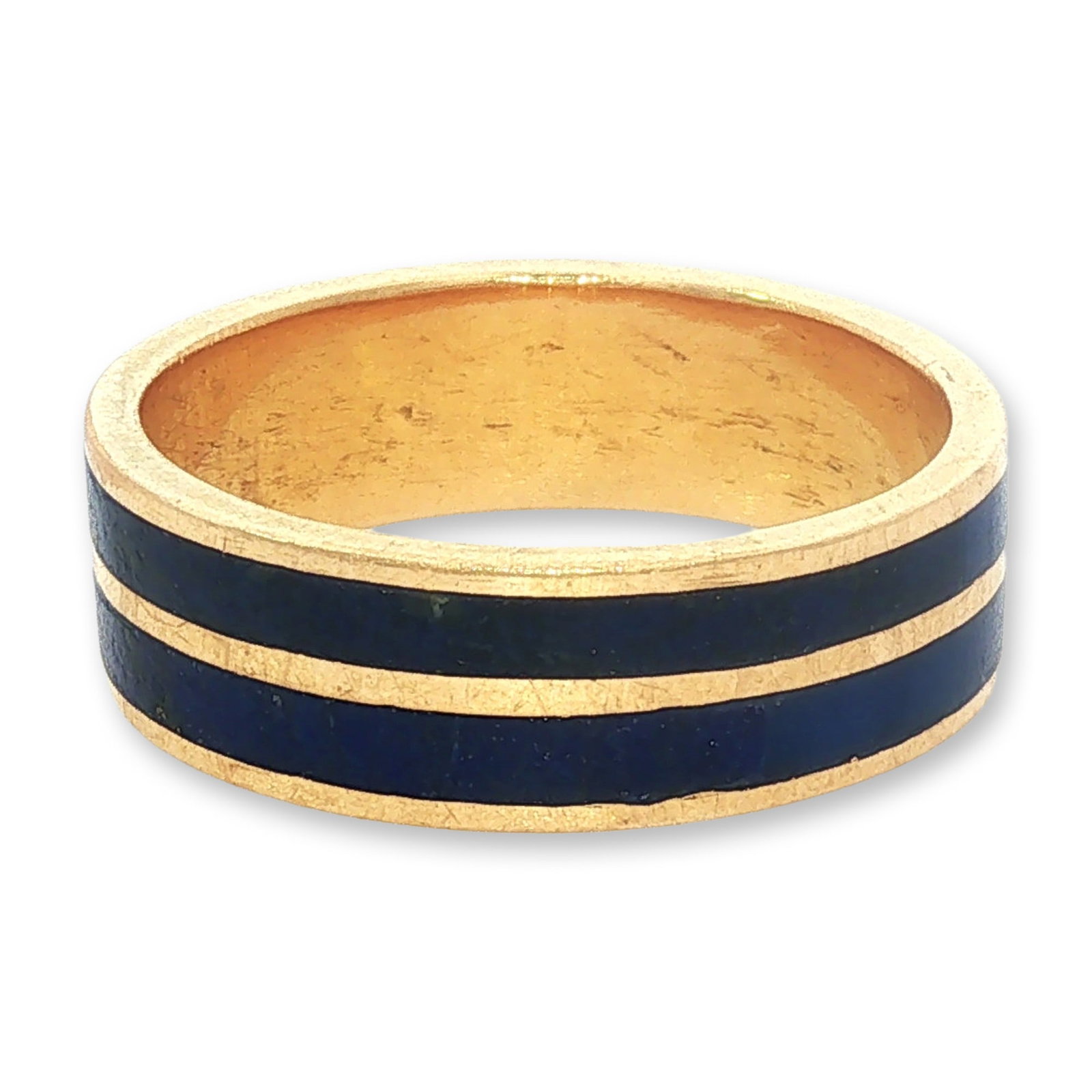 18K Yellow Gold and Blue Inlay Band Ring: 18K yellow gold signet ring featuring a flush-set oval carnelian intaglio. The reddish-orange stone is hand-carved with intricate Islamic calligraphy, possibly Arabic or Persian script. The mounting f