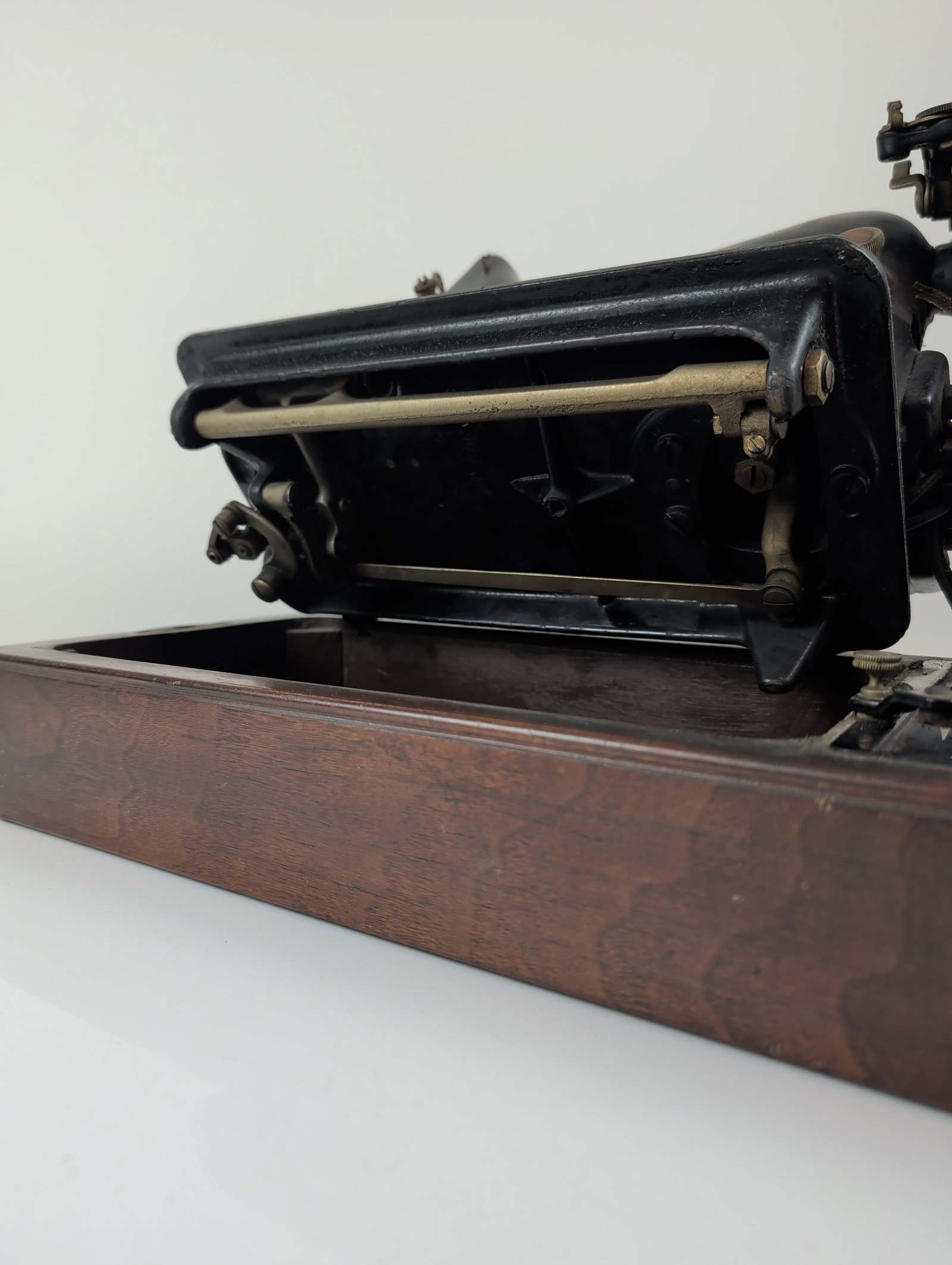 Singer Model 99 Electric Sewing Machine - 4
