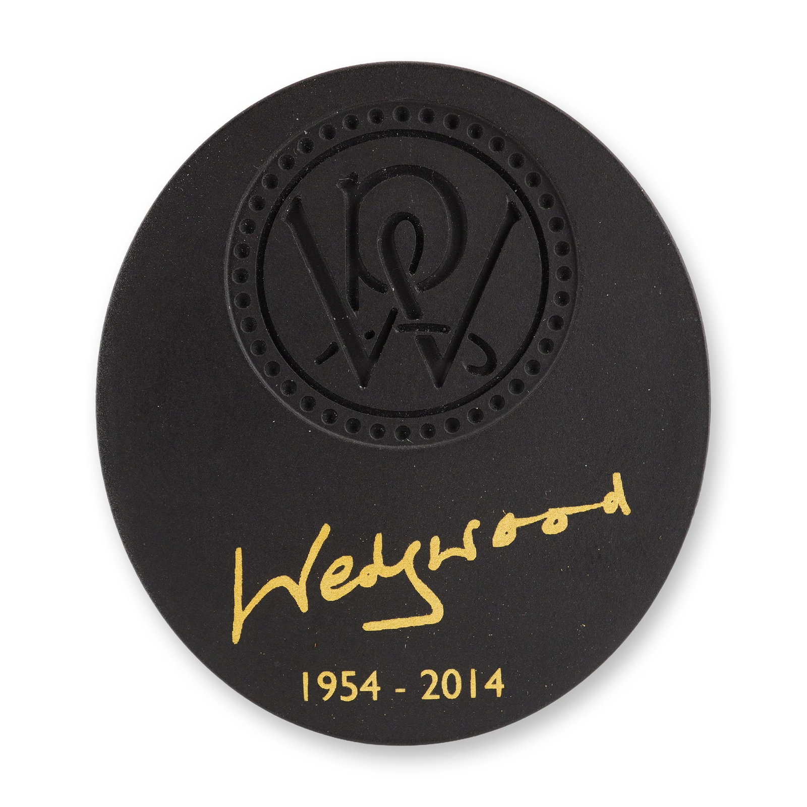 Wedgwood Black Jasperware Commemorative Memorial Medallion for Lord Piers Wedgwood, 2014: This circular commemorative medallion is crafted from black jasperware and was produced by Wedgwood in 2014. The piece was issued as a gift to guests attending the memorial service of Lord Piers