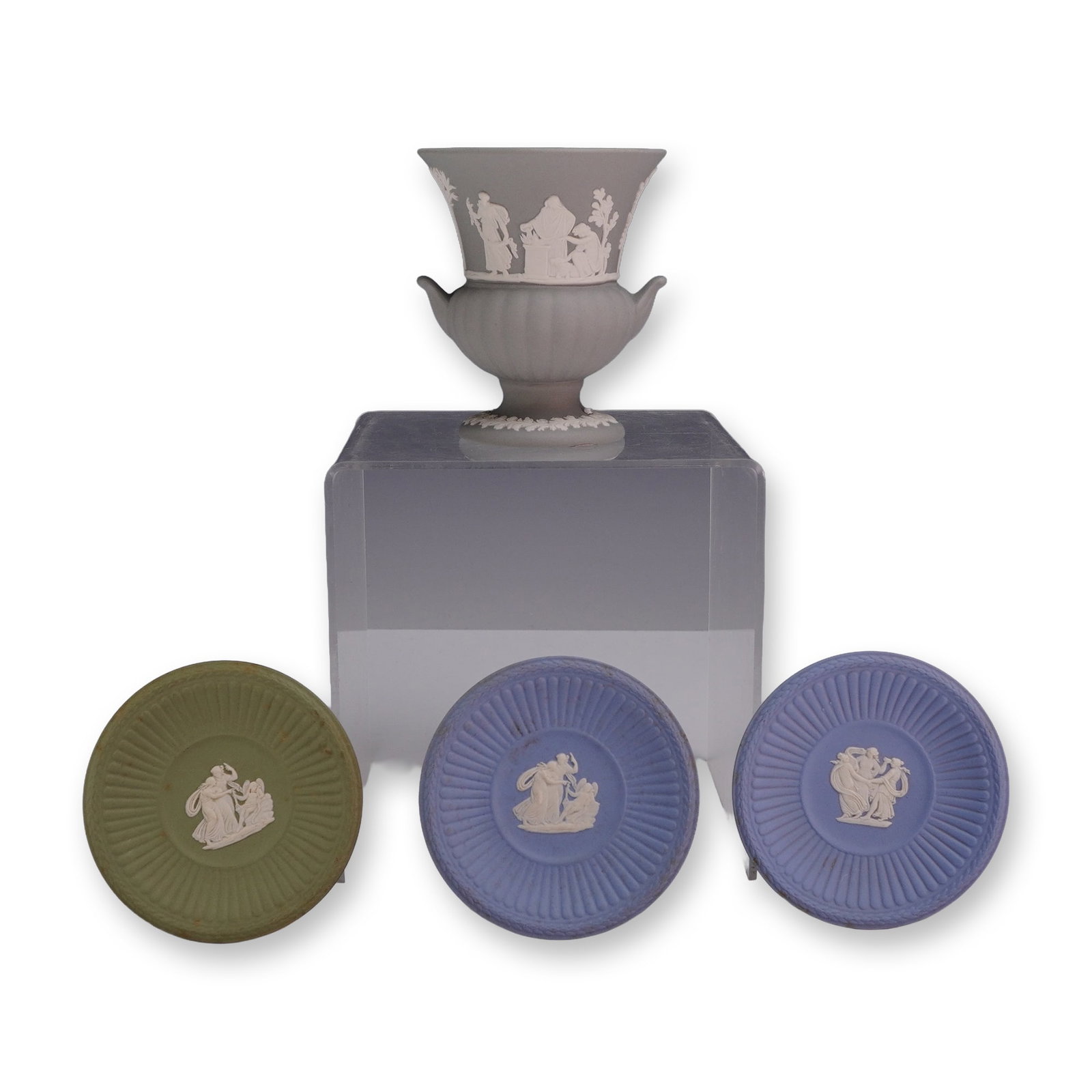 4pc Wedgwood English Jasperware Urn and Dishes (1 of 4)