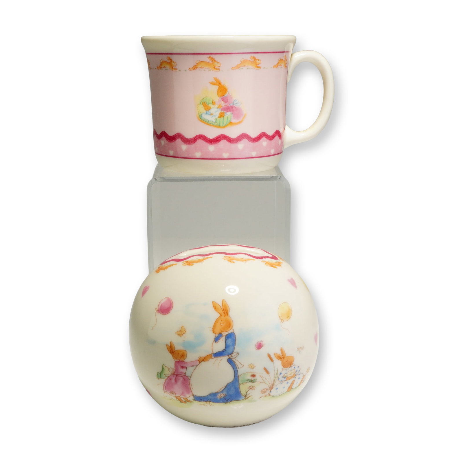 2pc Royal Doulton Bunnykins Sweet Hearts Mug and Money Bank (1 of 4)