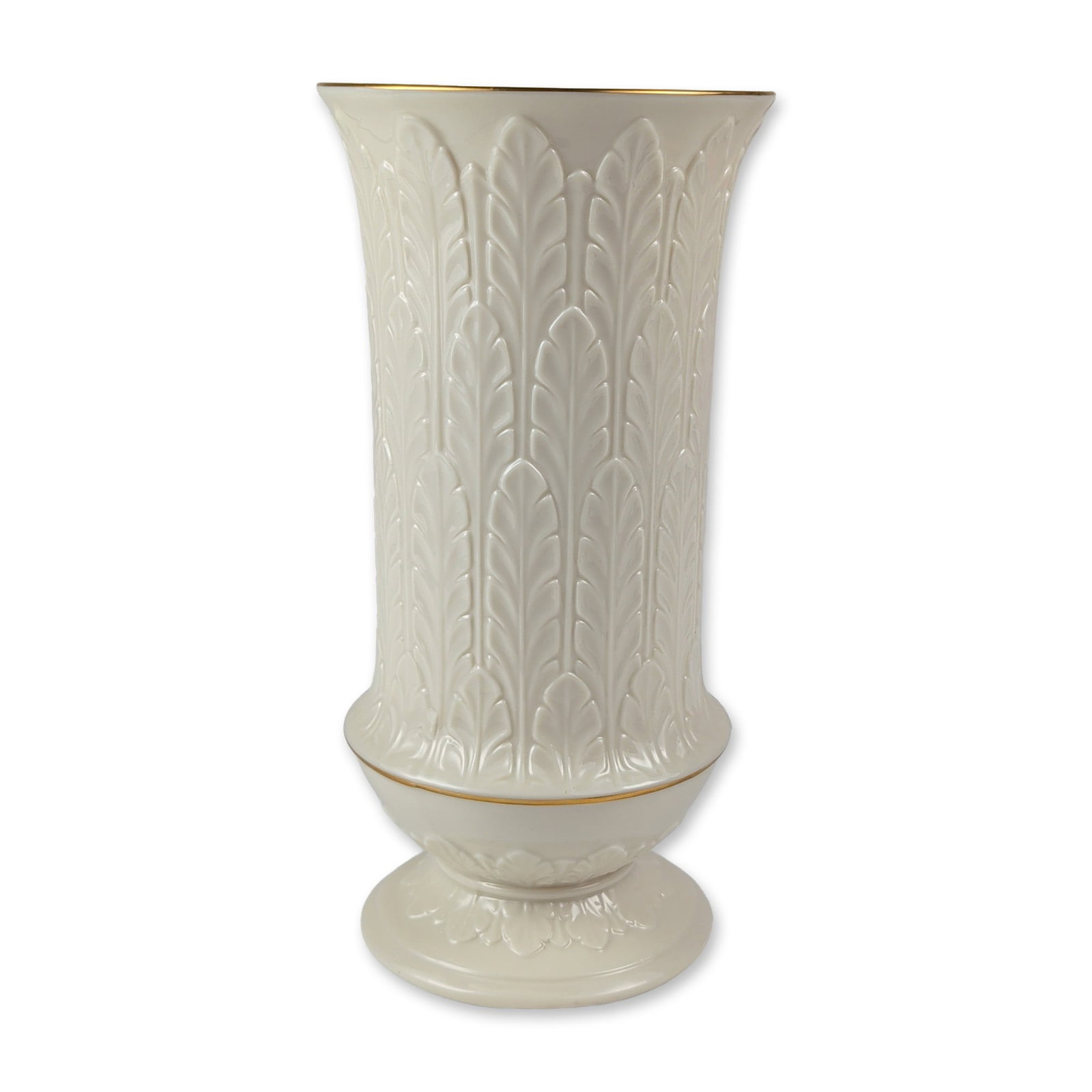 Lenox Porcelain Acanthus Leaf Vase: Lenox cream-colored porcelain trumpet vase in the Acanthus Leaf pattern, featuring relief-molded foliate decoration and hand-applied 24 karat gold trim to the flared rim and pedestal base. Marked with