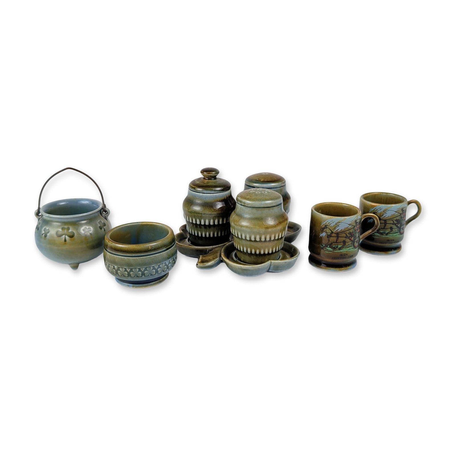 8pc Wade Irish Porcelain Miniatures with a Base (1 of 4)