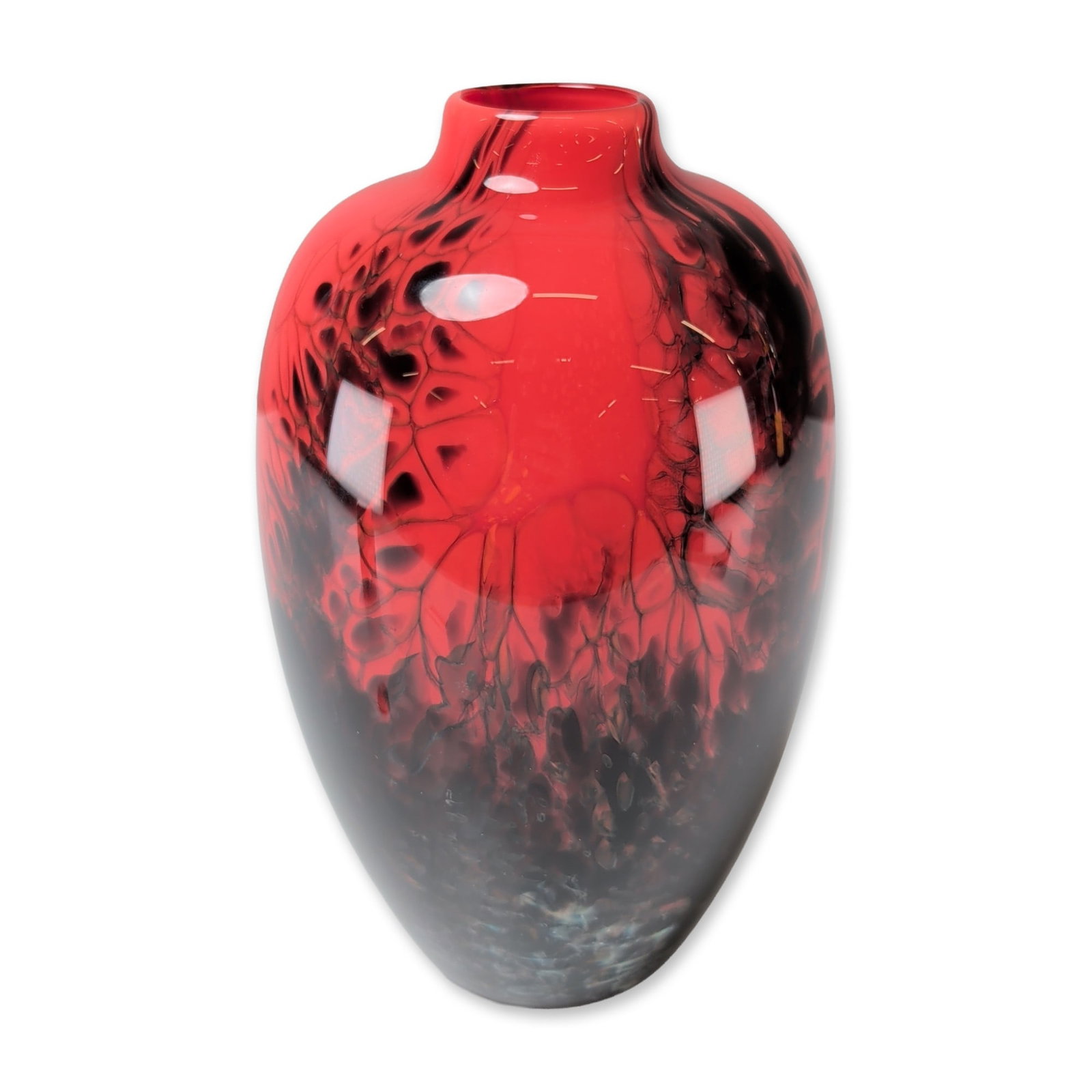Hugh Jenkins and Stephanie Ross Hawaii Art Glass Vase: Hand-blown art glass vase by Hugh Jenkins and Stephanie Ross for Big Island Glass, 2004. The ovoid vessel features a translucent crimson red upper portion transitioning to a dense, charcoal-black base