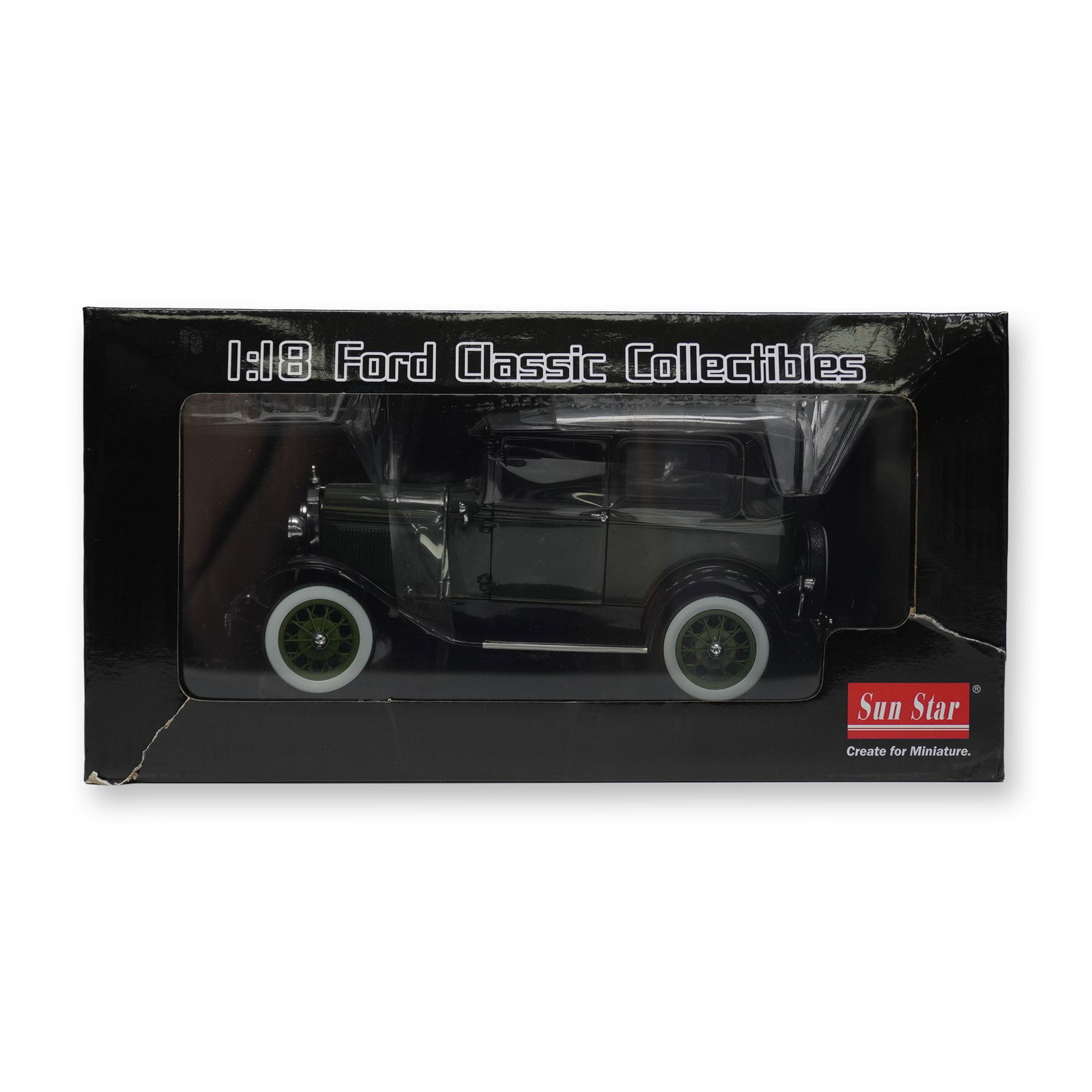 1931 Ford Model A Tudor 1:18 Scale Model, Black and Brewster Green (1 of 3)