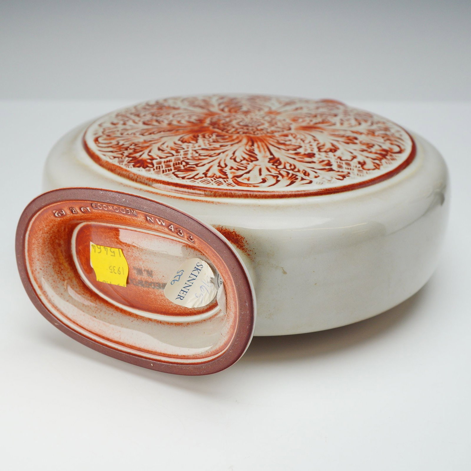 Wedgwood Eleanor Collection Coral Glazed Moon Flask Vase - 3