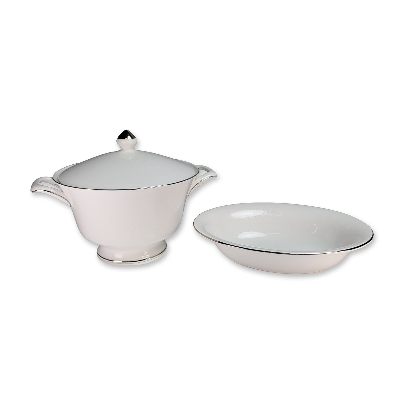 2pc Wedgwood Silver Ermine Bone China Lidded Tureen and Serving Bowl: English bone china lidded tureen and matching serving bowl by Wedgwood in the Silver Ermine pattern. The circular tureen features a pedestal foot, two side handles, and a lid with a conical finial. Bo
