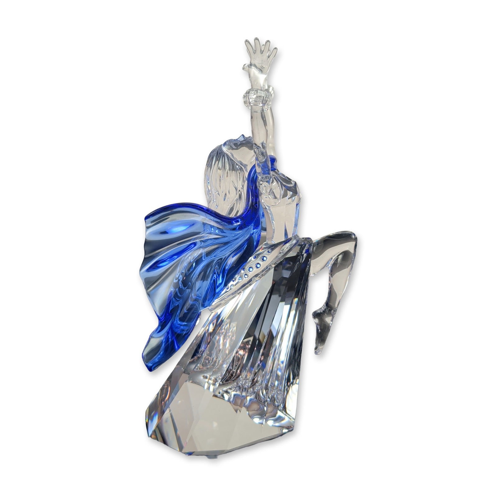Swarovski SCS 2002 Isadora Magic of Dance Figurine: Swarovski faceted lead crystal figurine entitled Isadora, part of the Magic of Dance trilogy and released as a Swarovski Crystal Society (SCS) annual edition in 2002. The piece depicts a female dancer