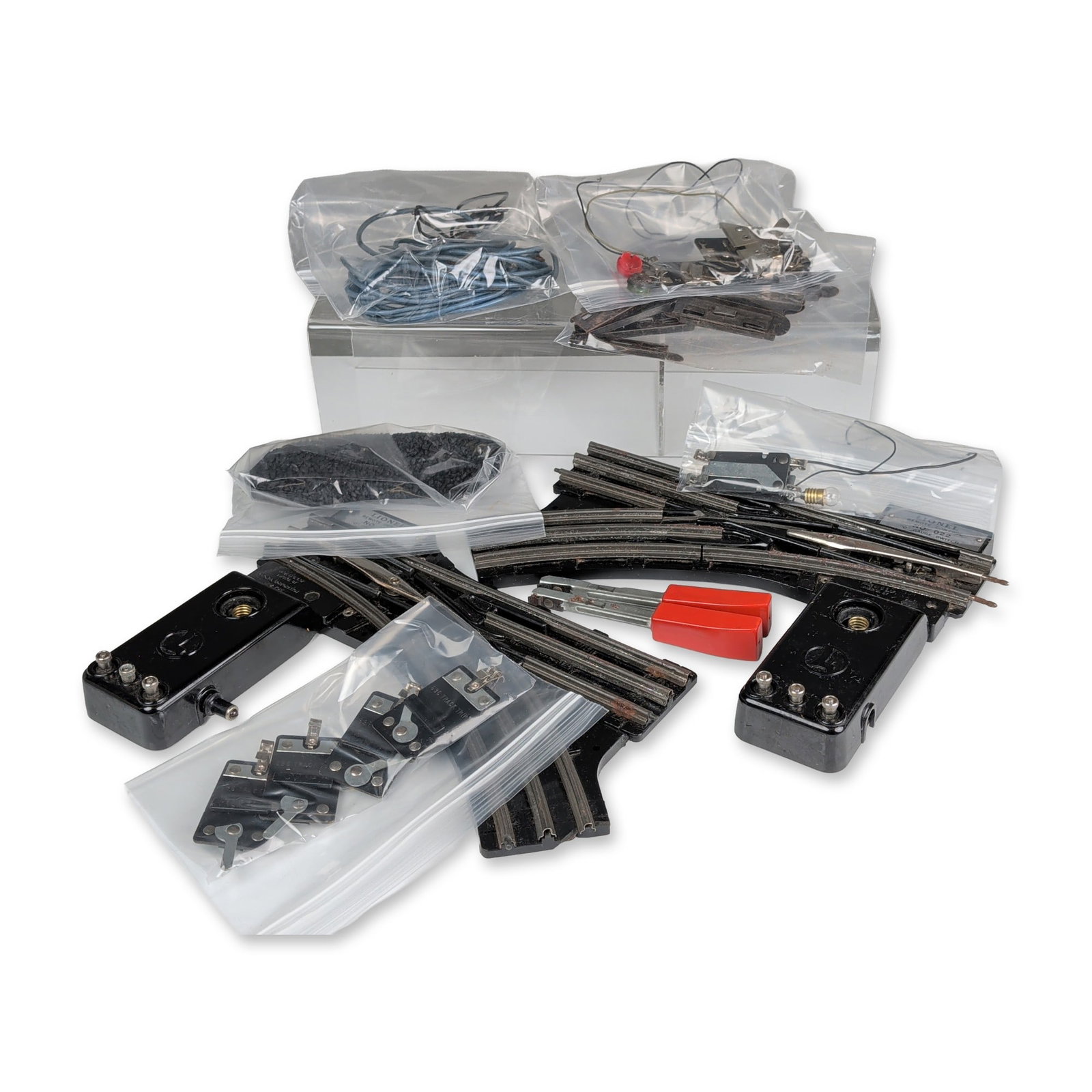 11pc Lionel O-Gauge Electric Model Train Accessories (1 of 5)
