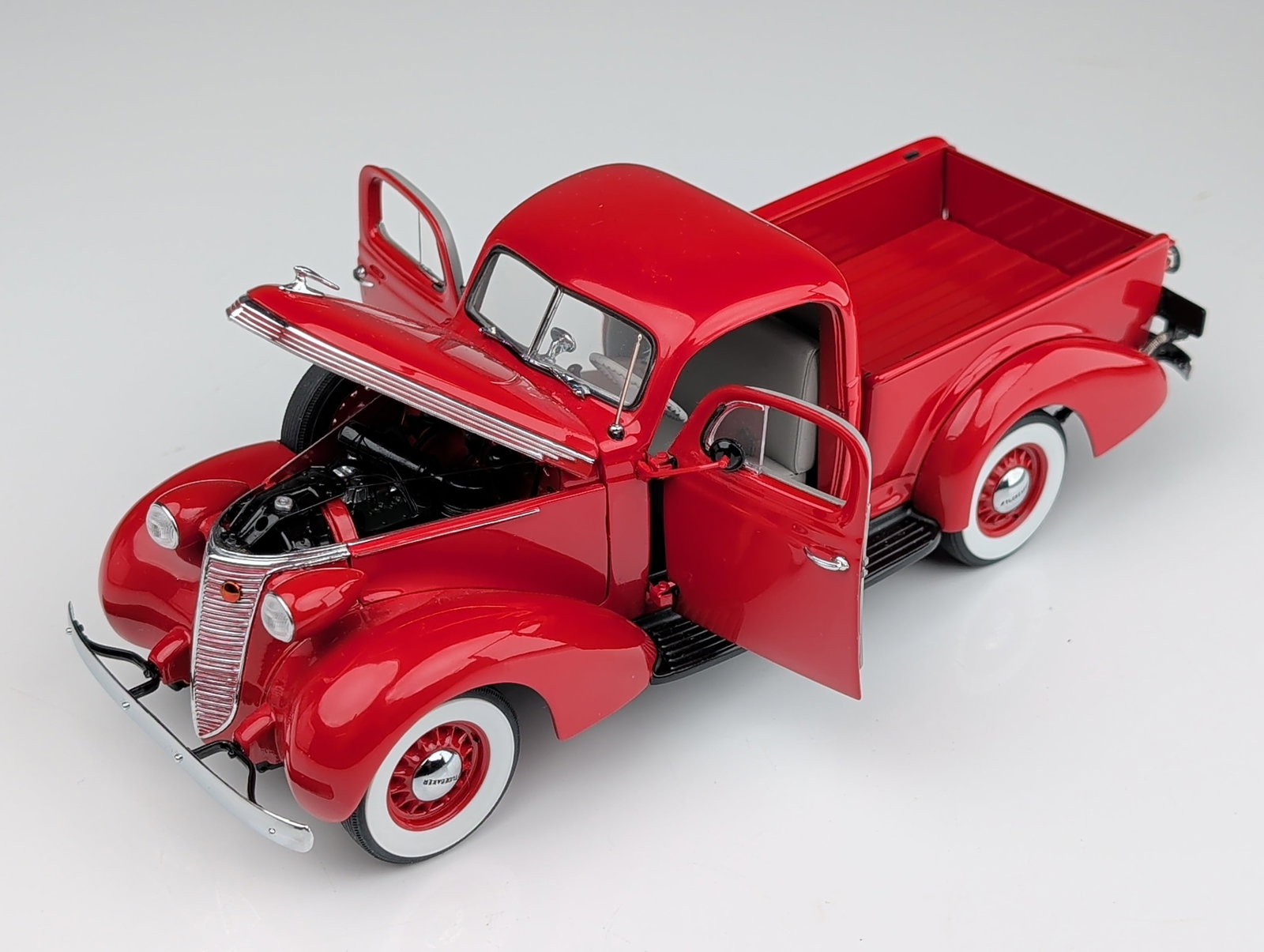 Franklin Mint Precision Models 1937 Studebaker Pickup Replica - 2