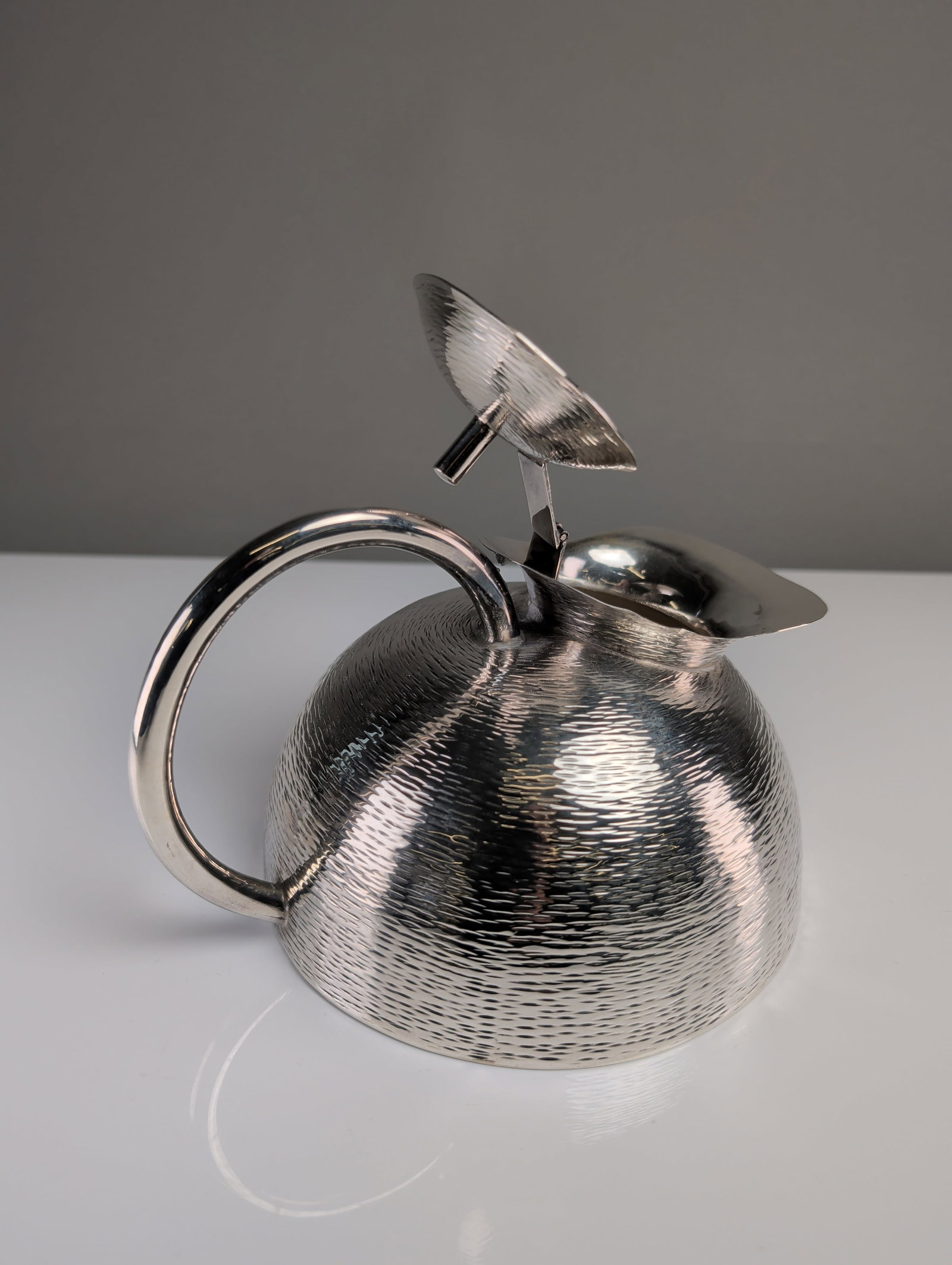 Modernist Solid Silver Martele Lidded Teapot - 2