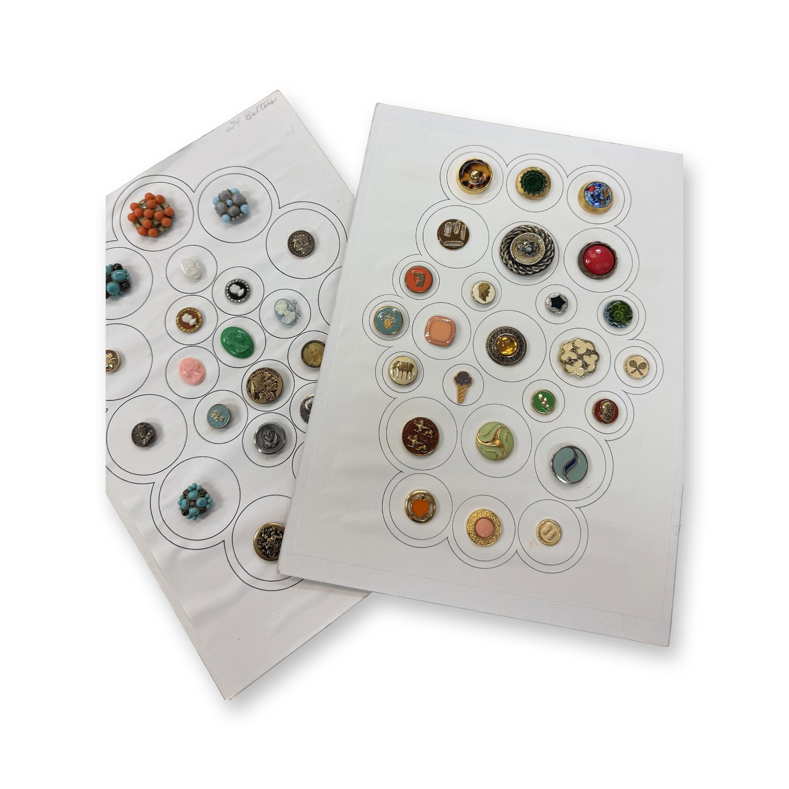 A BOX LOT OF ASSORTED 20TH CENTURY PLASTIC BUTTONS: 24 Cards of colorful assorted examples and techniques. This box lot is full of surprises for the buyer. Think of it your getting 24 cards of assorted plastics including some very wonderful examples.