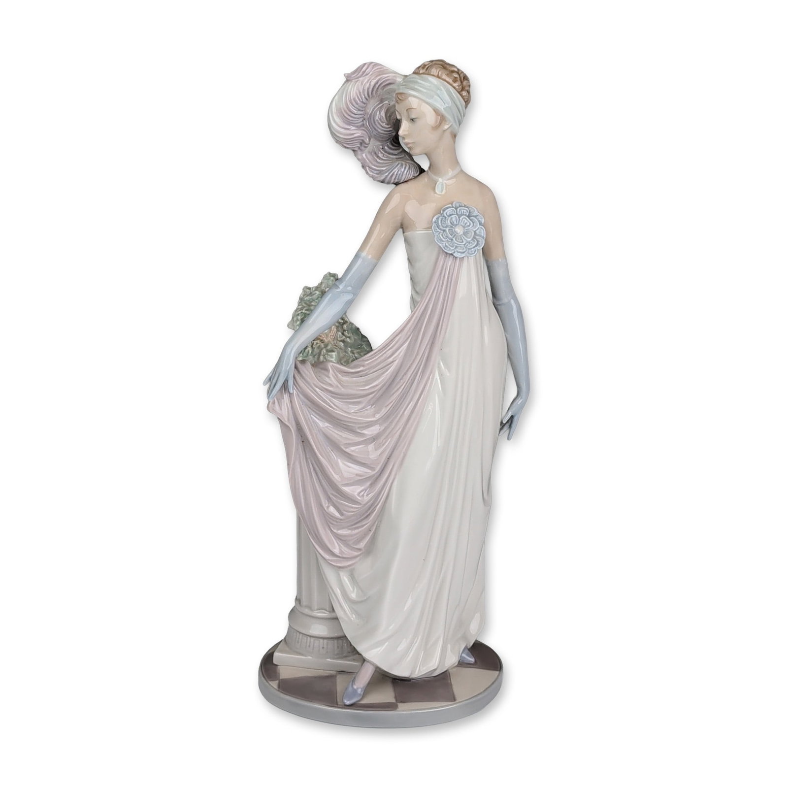Lladro Glazed Porcelain Figurine, Socialite of the 20's 01005283 (1 of 4)