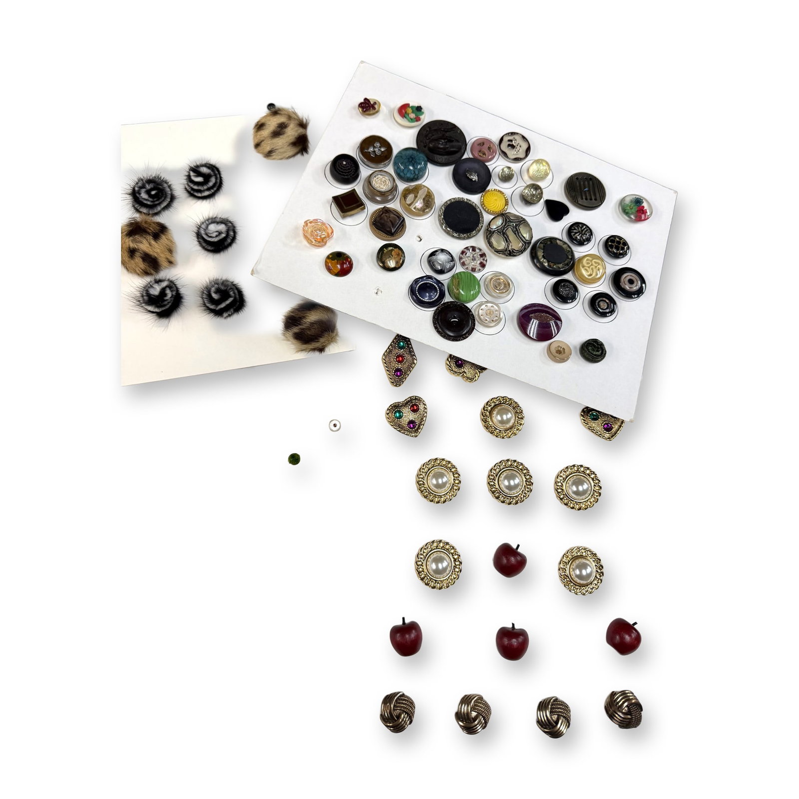 A BOX LOT OF ASSORTED CARDS & ASSORTED MATERIAL BUTTONS (1 of 3)