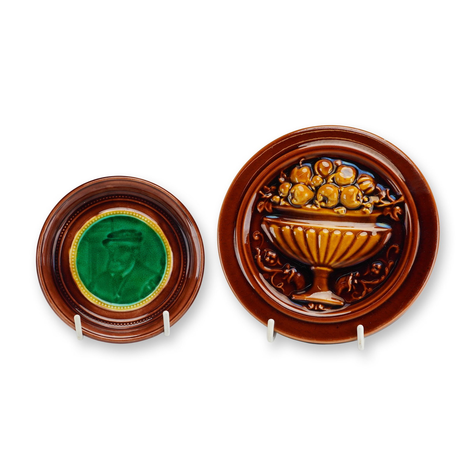 2pc Wedgwood Majolica Glazed Earthenware Wall Plaque and Plate (1 of 3)