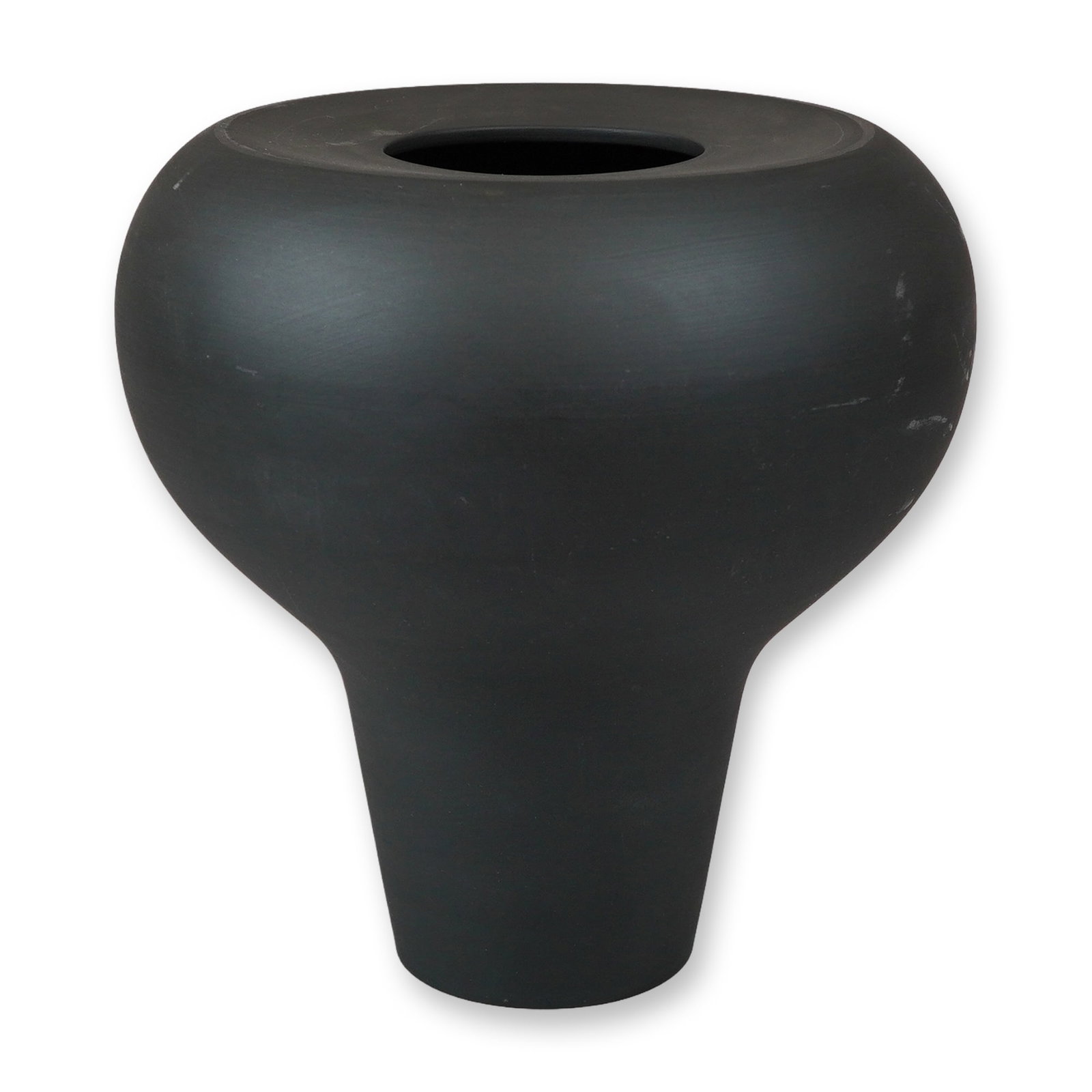 Wedgwood by Michael Sodeau Limited Edition Black Basalt Vase: The modern vase features a broad, bulbous upper body with a flat top and circular aperture, tapering sharply to a narrow base. The underside of the base bears a printed cursive signature for Michael S