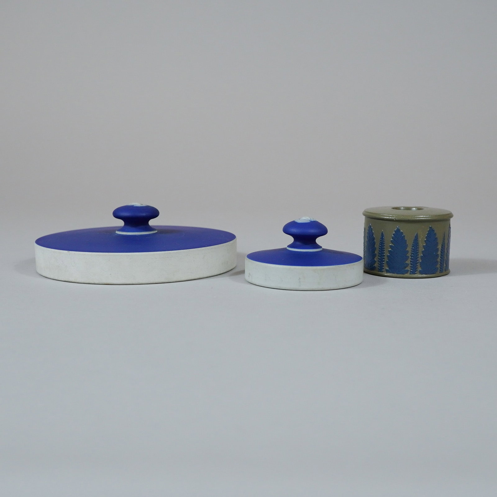 3pc Wedgwood Jasperware Table Articles - 2