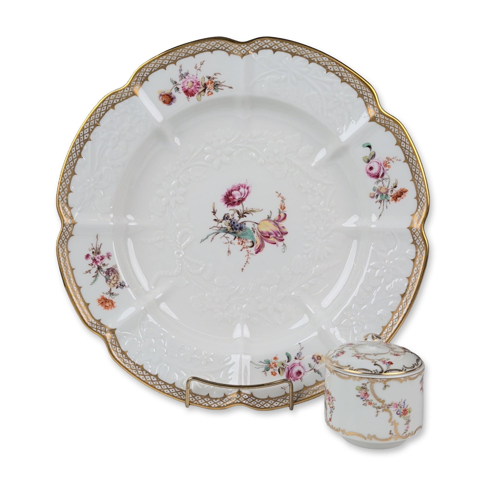 2pc Lenox Mayence Platter and Marseilles Jar: Lenox porcelain platter and lidded jar produced in collaboration with the Smithsonian Institution. The circular, multi-lobed platter and cylindrical lidded jar are decorated with floral sprays. The