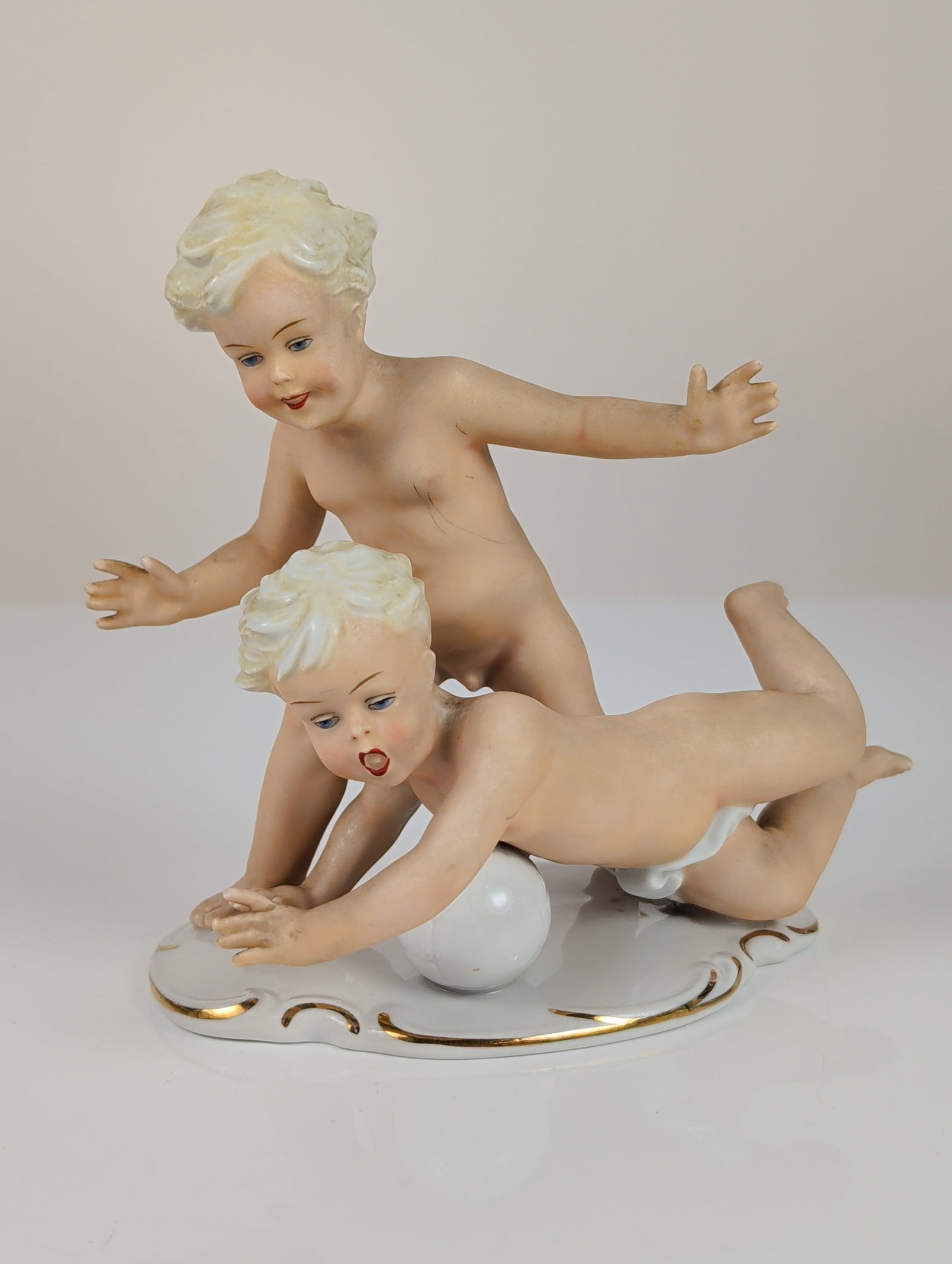 Two German Porcelain Decorative Objects - 2