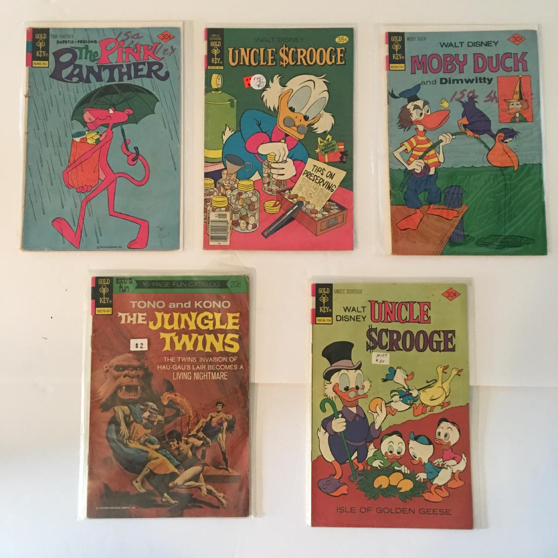 VINTAGE GOLD KEY COMIC BOOK ASSORTED LOT OF (5) PINK (1 of 1)