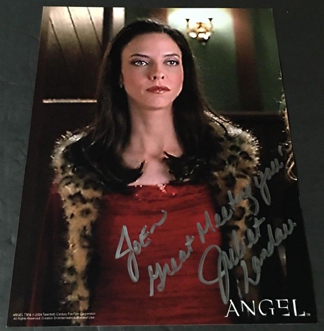 ANGEL TV SHOW JULIET LANDAU SIGNED PHOTO COA: 2000-04 ANGEL JULIET LANDAU HAND SIGNED 8X10" PHOTO W/COA