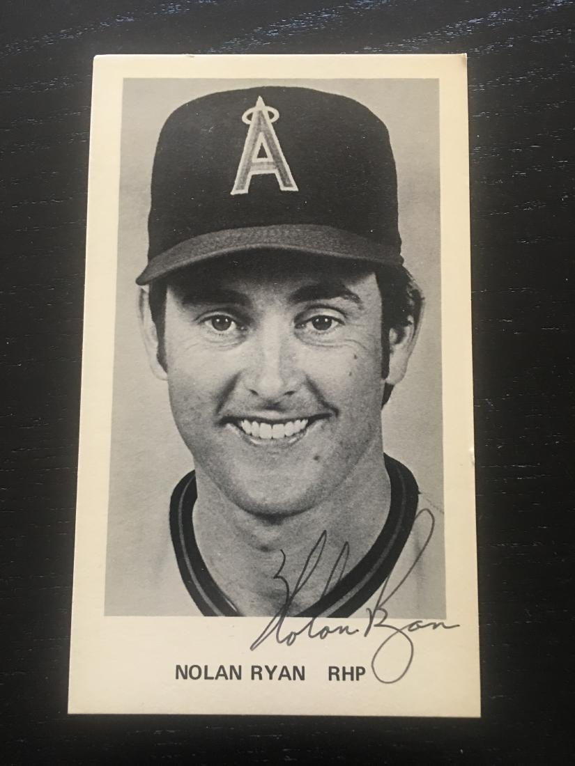 HAND SIGNED NOLAN RYAN PHOTO W/COA (1 of 1)