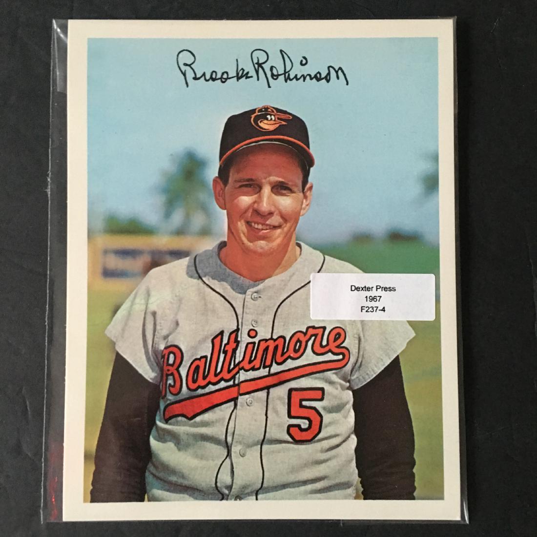 VINTAGE 1967 DEXTER PRESS BROOKS ROBINSON PHOTO CARD (1 of 2)