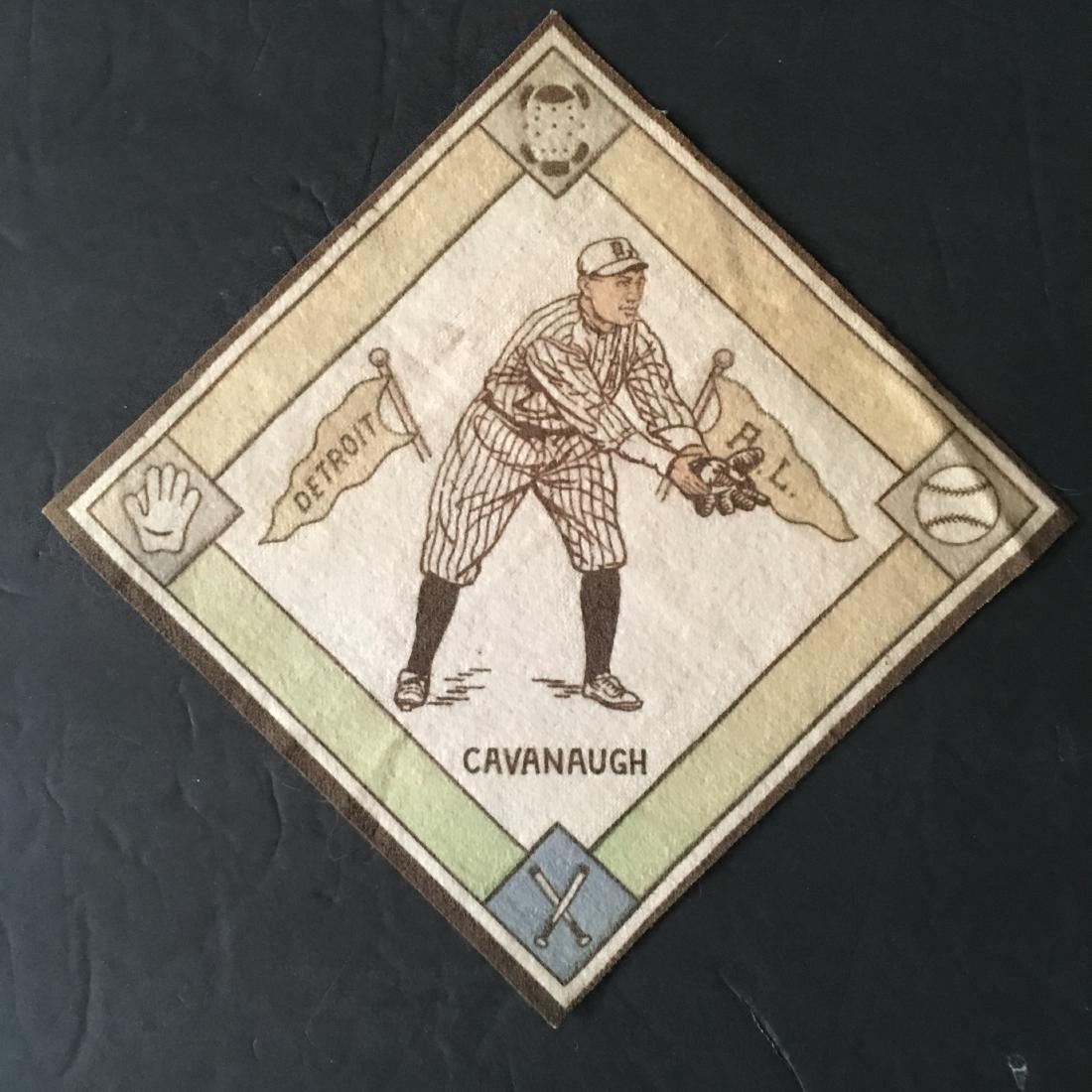 VINTAGE 1914 TOBACCO FELT BASEBALL MARTY CAVANAUGH (1 of 2)