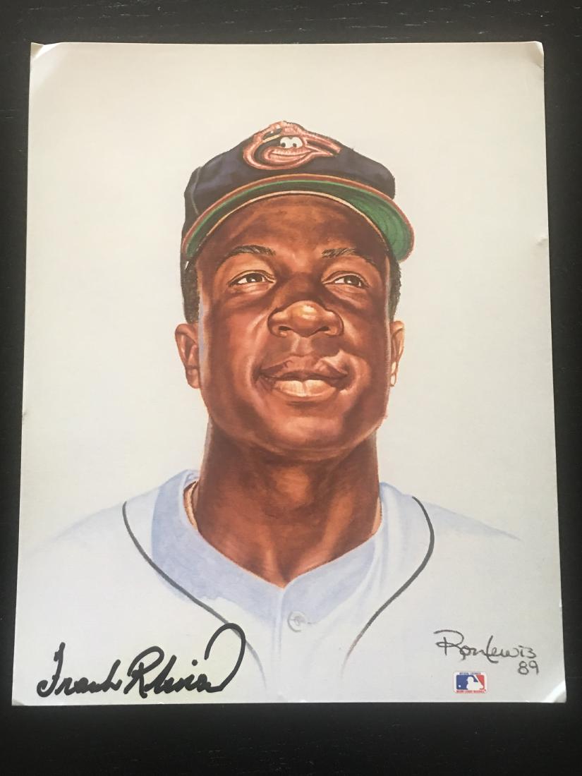 HAND SIGNED MLB FRANK ROBINSON PHOTO W/COA: HAND SIGNED MLB FRANK ROBINSON 8X10 PHOTO W/COA