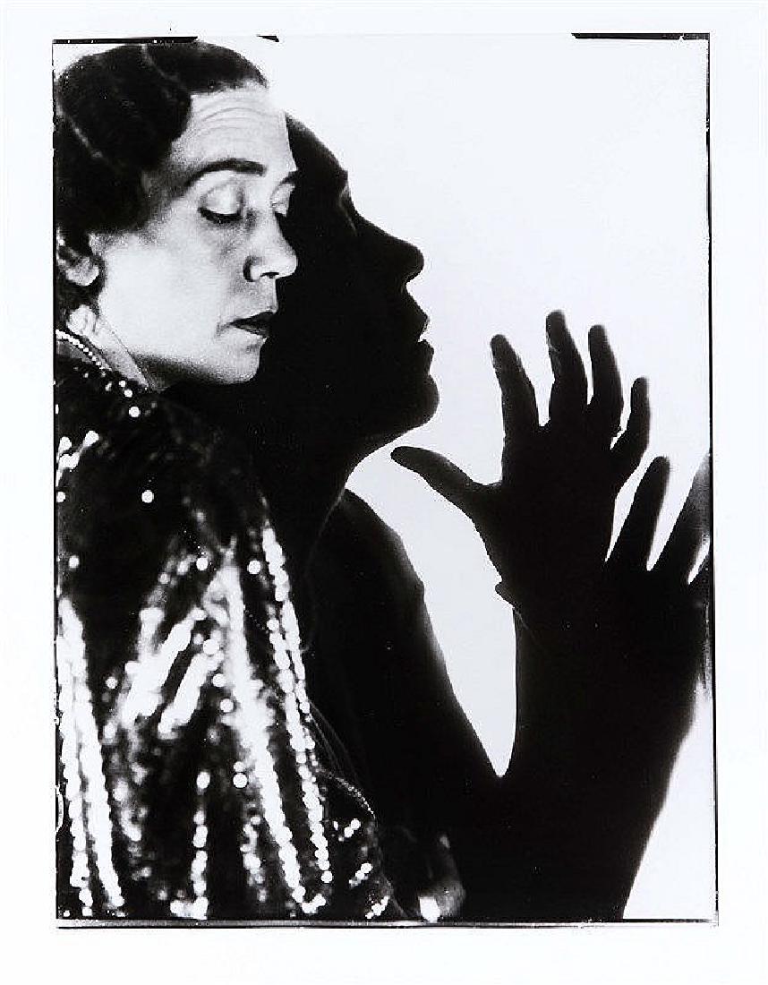 Konvolut von drei Fotografien der Edition Griffelkunst,: Konvolut von drei Fotografien der Edition Griffelkunst, Edmund Kesting, ''Mary Wigman'' um 1935/1991, Silbergelatineabzug einer Photomontage, verso mit Nachlassstempel sowie Stempel der Griffelkunst,