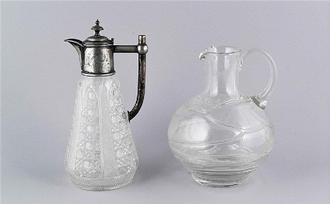 2 Glaskannen, um 1900. 1 bauchige Kanne mit (1 of 1)