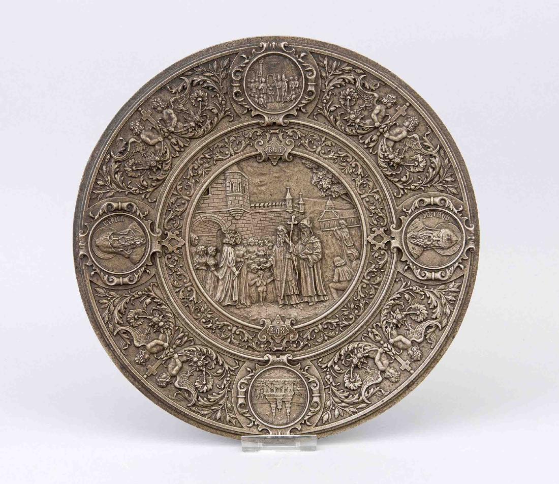 Reliefzinnplatte, spätes 19. Jh., flacher Wandteller (1 of 1)