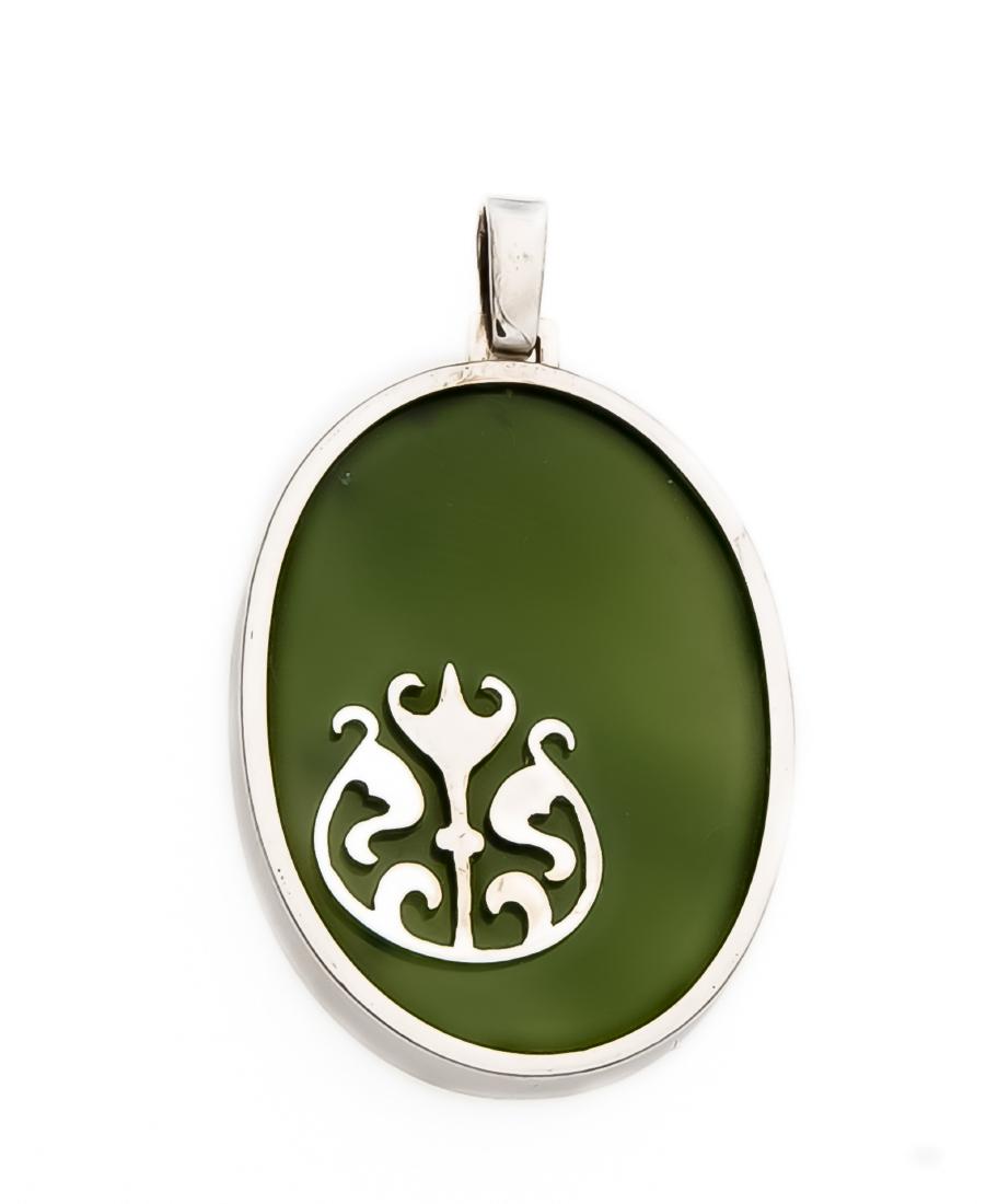 Jade pendant WG 560/000 with an oval-cut jade plate 33 (1 of 1)