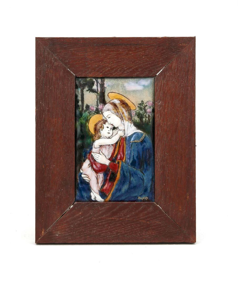 Gaston Bigard (1883-?), French enamel artist, Madonna: Gaston Bigard (1883-?), French enamel artist, Madonna with child, polychrome translucidmideum on convex metal sheet, and so on. re. signed, 13 x 8 cm, framed 20.5 x 16 cm German: Gaston Bigard (1883-