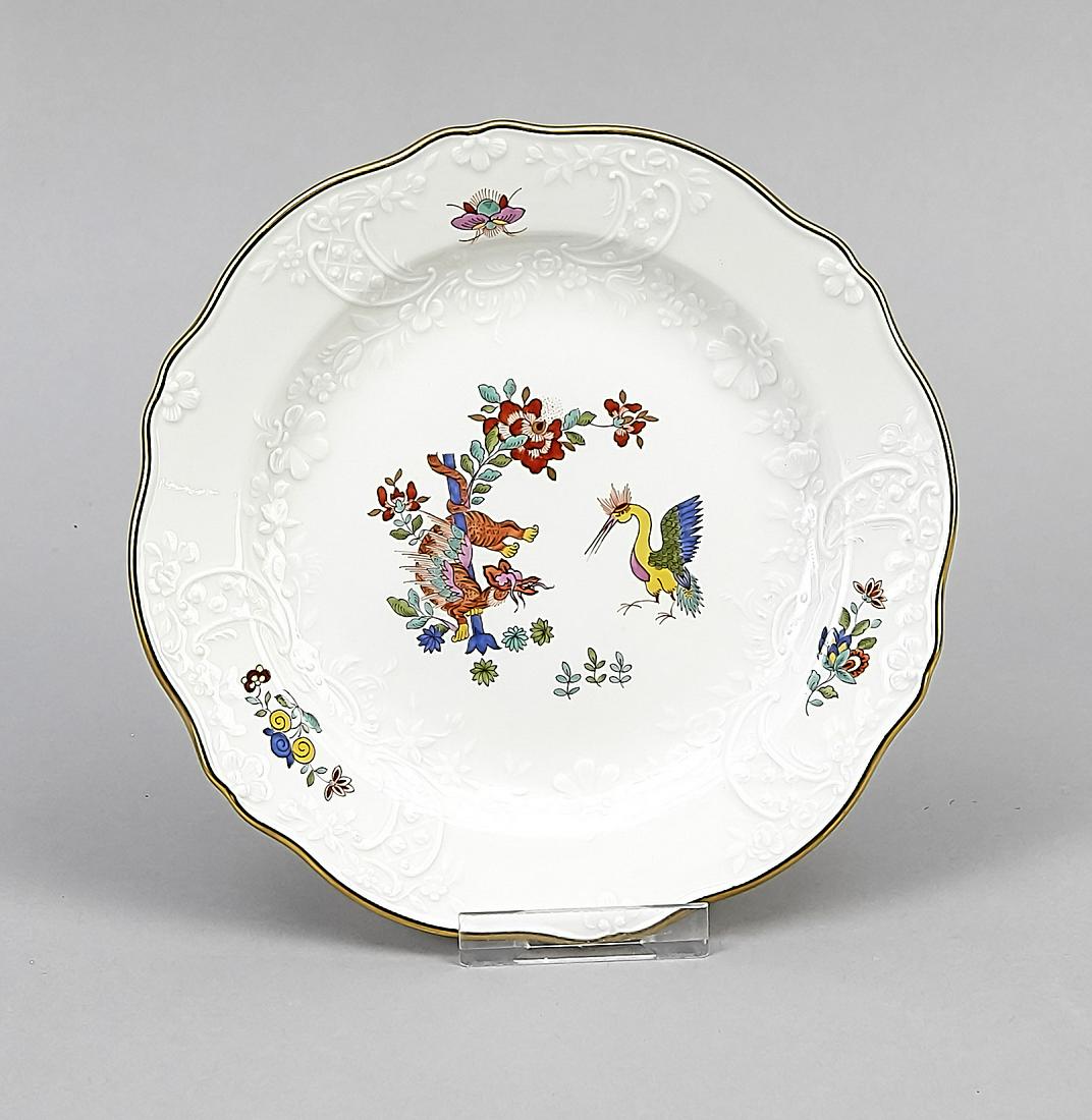 Wall plate, Meissen, anni: Wall plate, Meissen, anniversary mark for 1985, 1st quality, form Neumarseille, polychrome Kakiemon painting with tiger and crane, gold rim, Ø 18 cm, OK