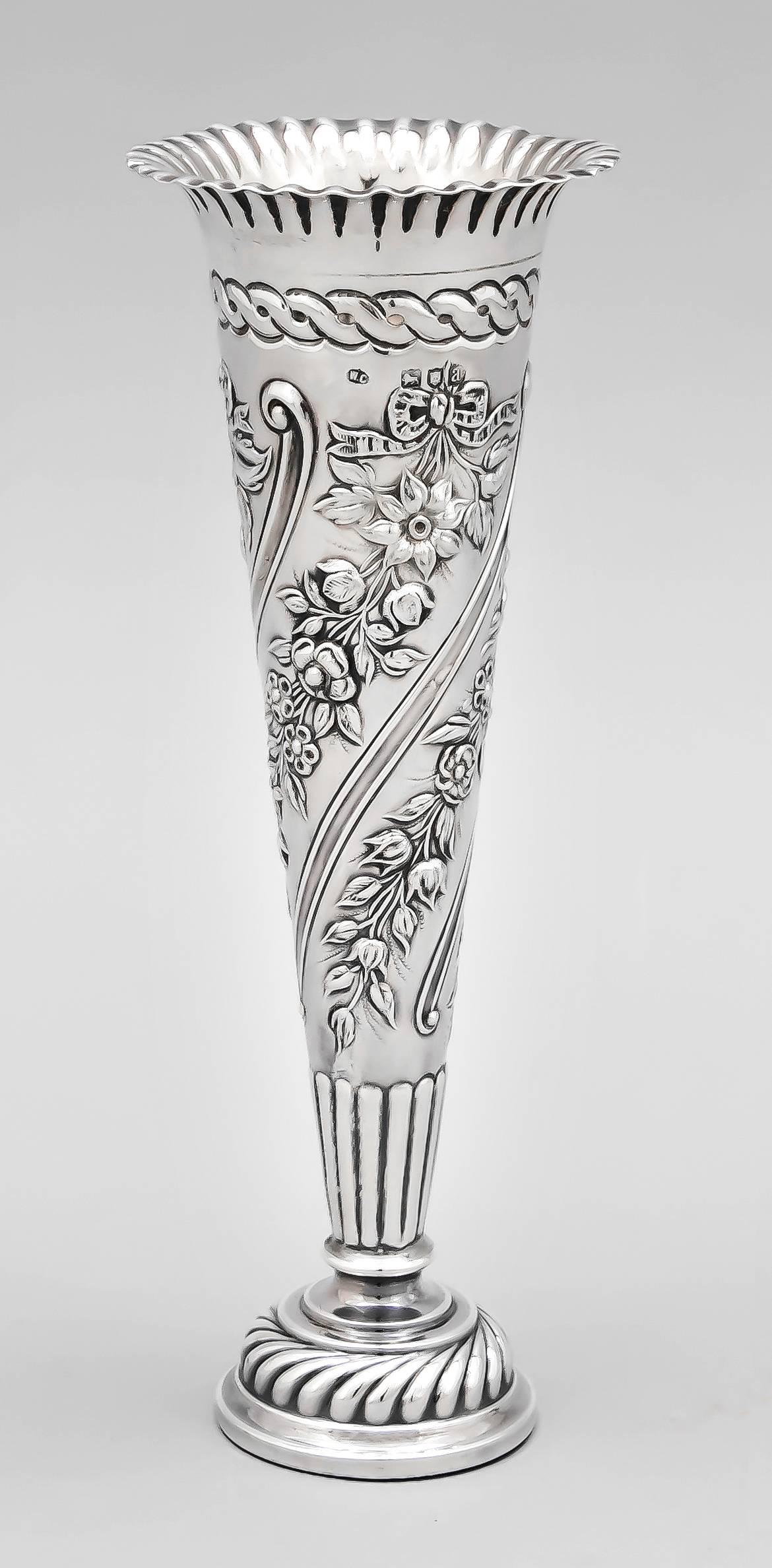 Vase, England, 1896, hall (1 of 1)
