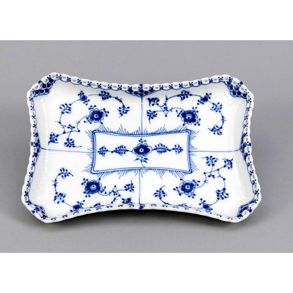 Serving plate, Royal Cope: Serving plate, Royal Copenhagen, late 20th century, 2nd quality, Musselmalet half-lace decor in underglaze blue, designed by Arnold Krog (1856-1931) in 1888, model no. 1195, 23.5 x 16 cm