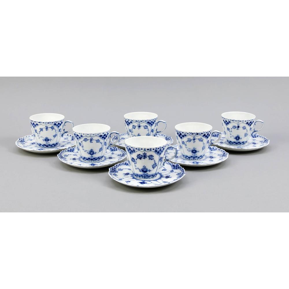 Six cups with saucers, Ro: Six cups with saucers, Royal Copenhagen, marks 1950s, 1st quality, Musselmalet half-lace decor in underglaze blue, designed by Arnold Krog (1856-1931) in 1888, model no. 1035, h. 7 cm