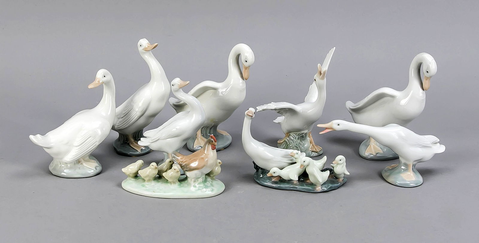 Nine domestic bird figures, Na (1 of 1)