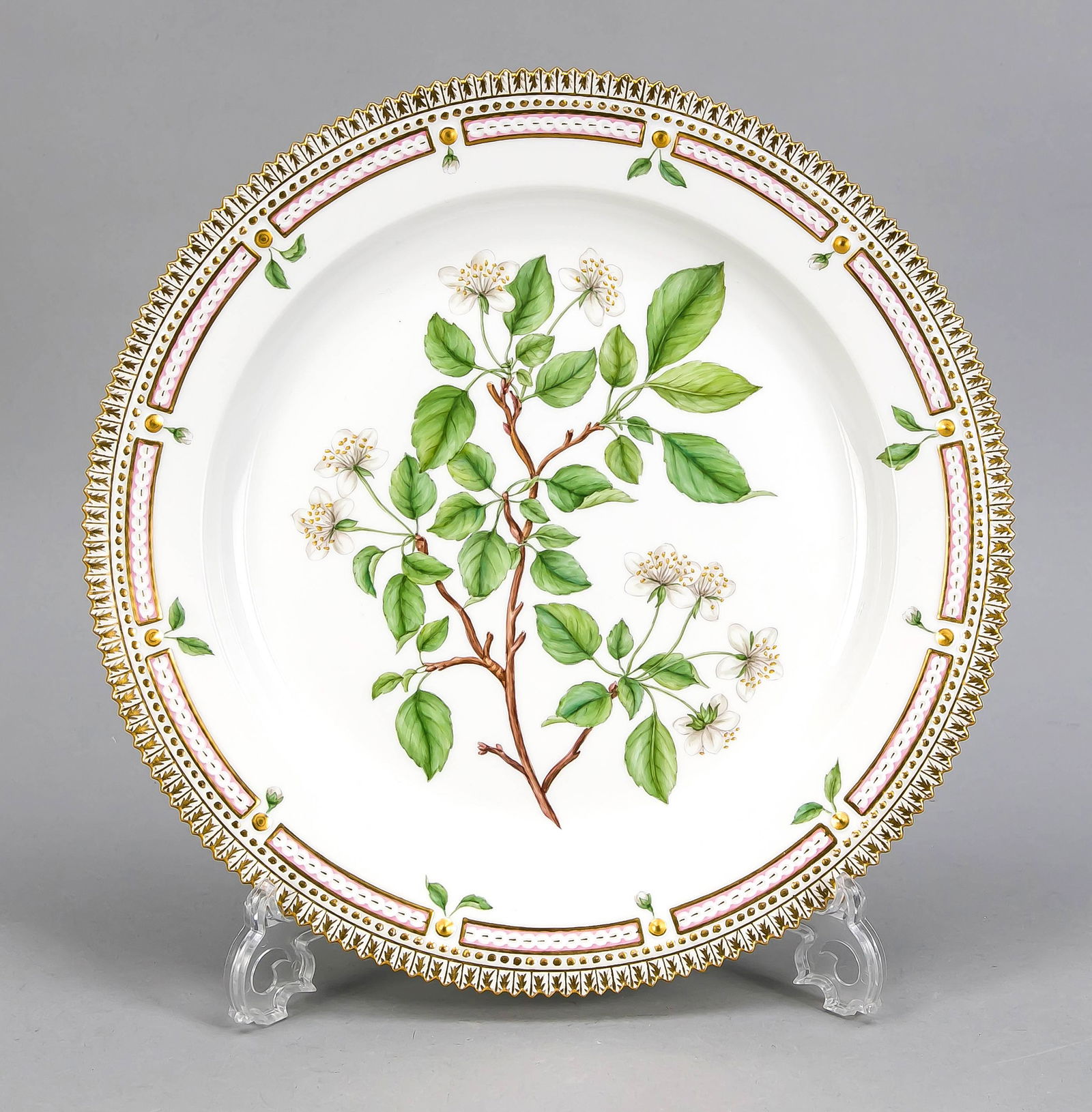 Large plate, Flora Danica: Large plate, Flora Danica, Royal Copenhagen, Denmark, late 20th century, 1st quality, from the famous service Flora Danica, designed in 1790 by order of the Royal Danish Court, originally conceived as